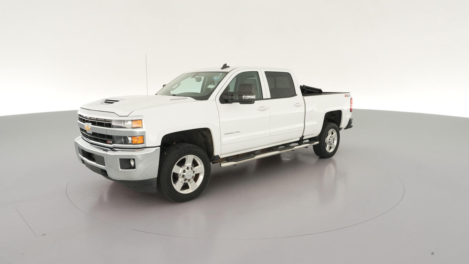 2018 Chevrolet Silverado 2500 HD Crew Cab vehicle photo