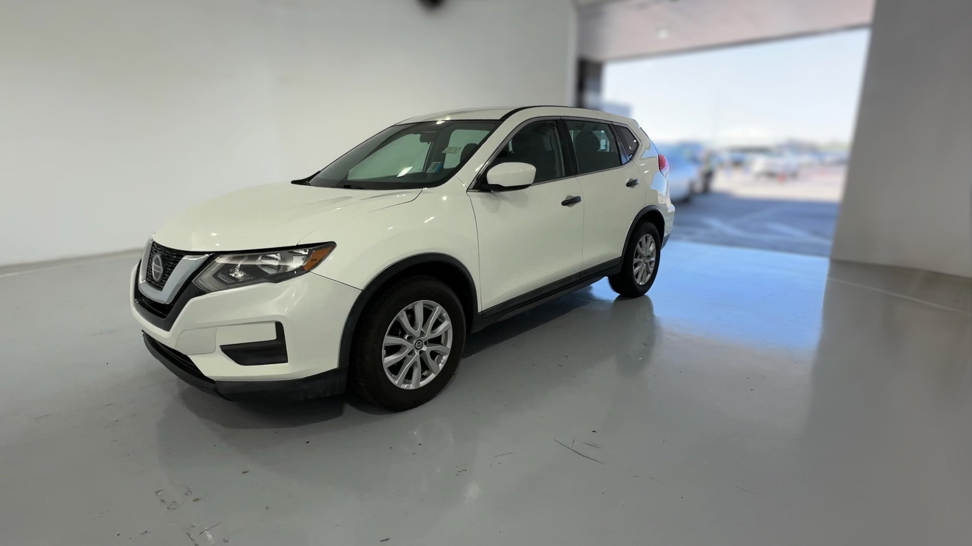 2017 Nissan Rogue vehicle photo