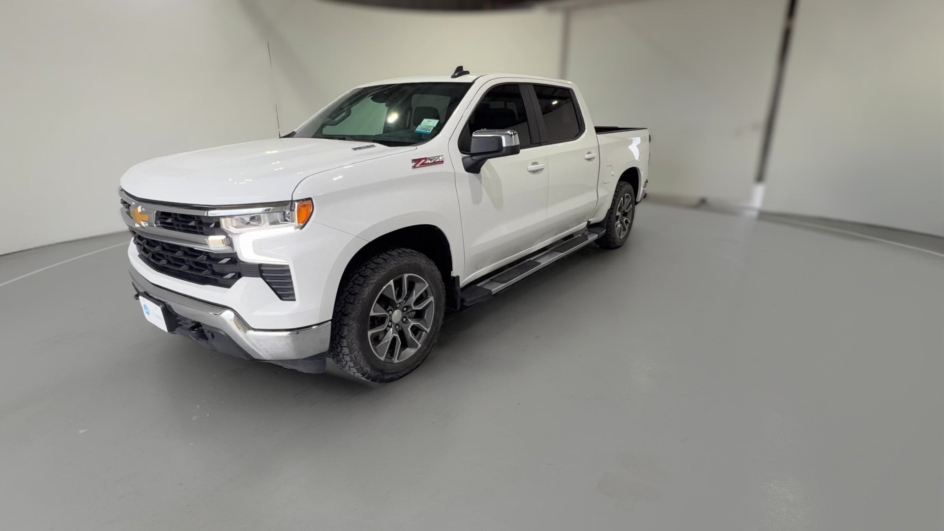 2024 Chevrolet Silverado 1500 Crew Cab vehicle photo