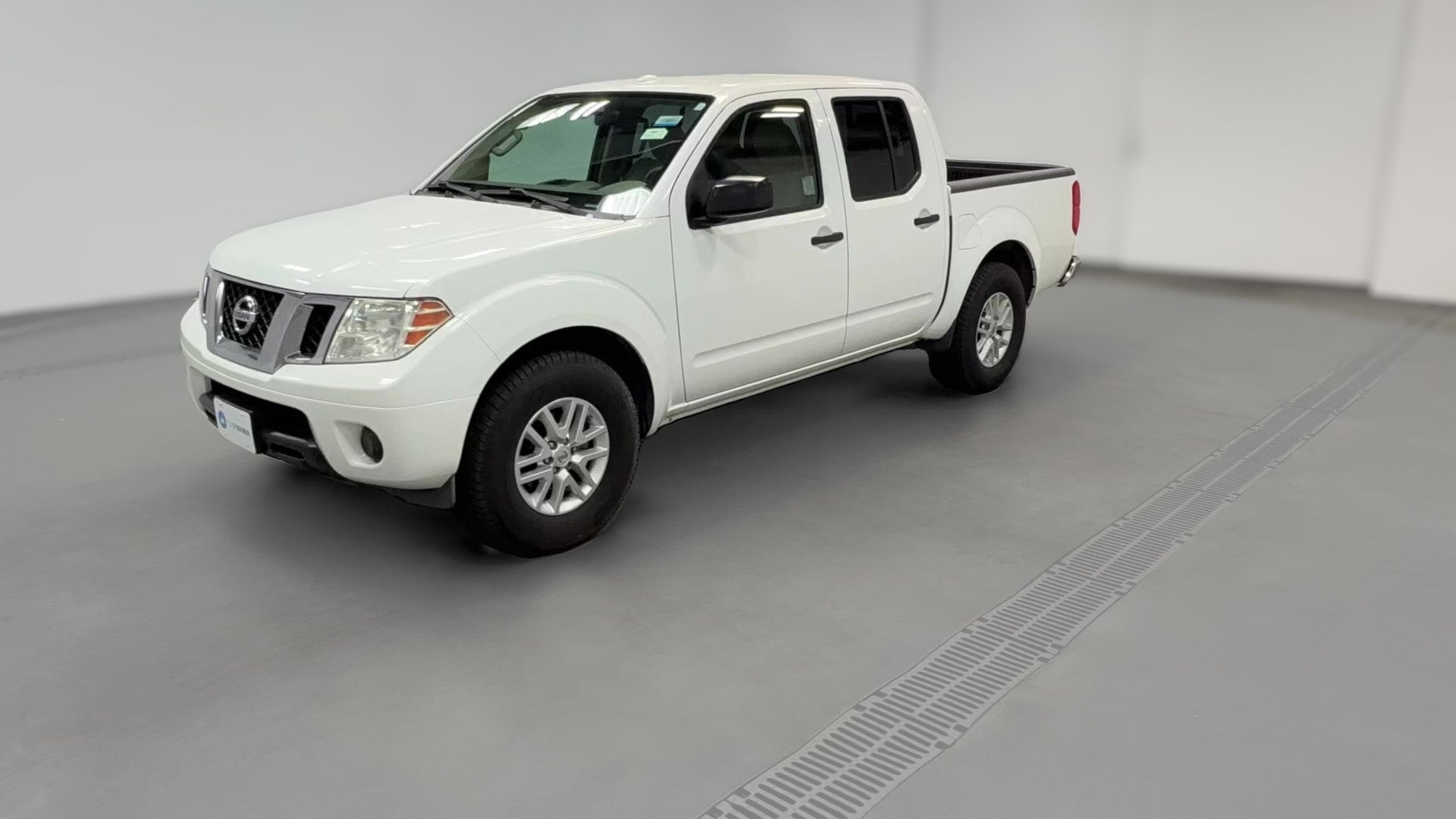 2014 Nissan Frontier Crew Cab vehicle photo