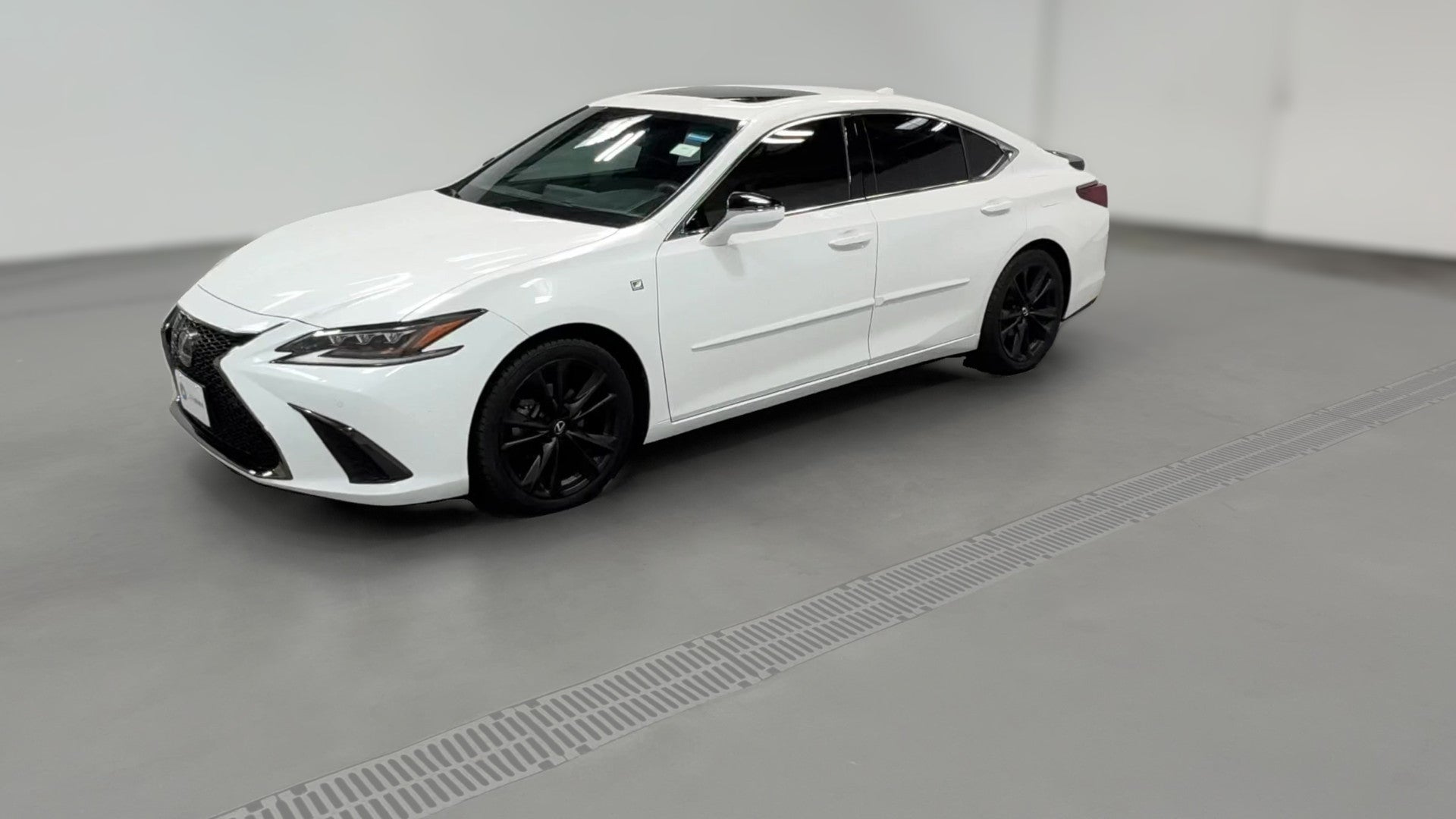 2019 Lexus ES vehicle photo