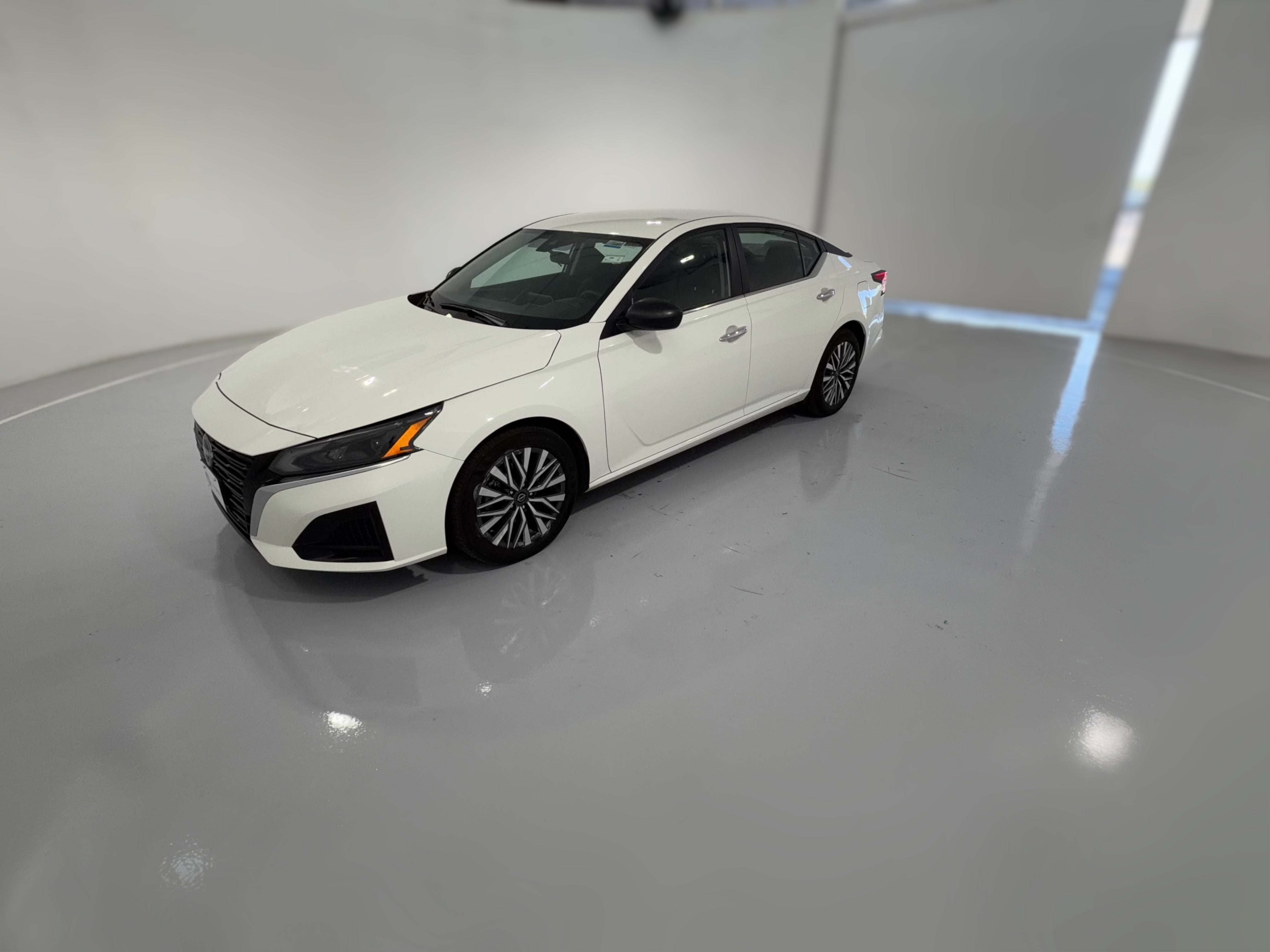 2025 Nissan Altima SV - Photo 19