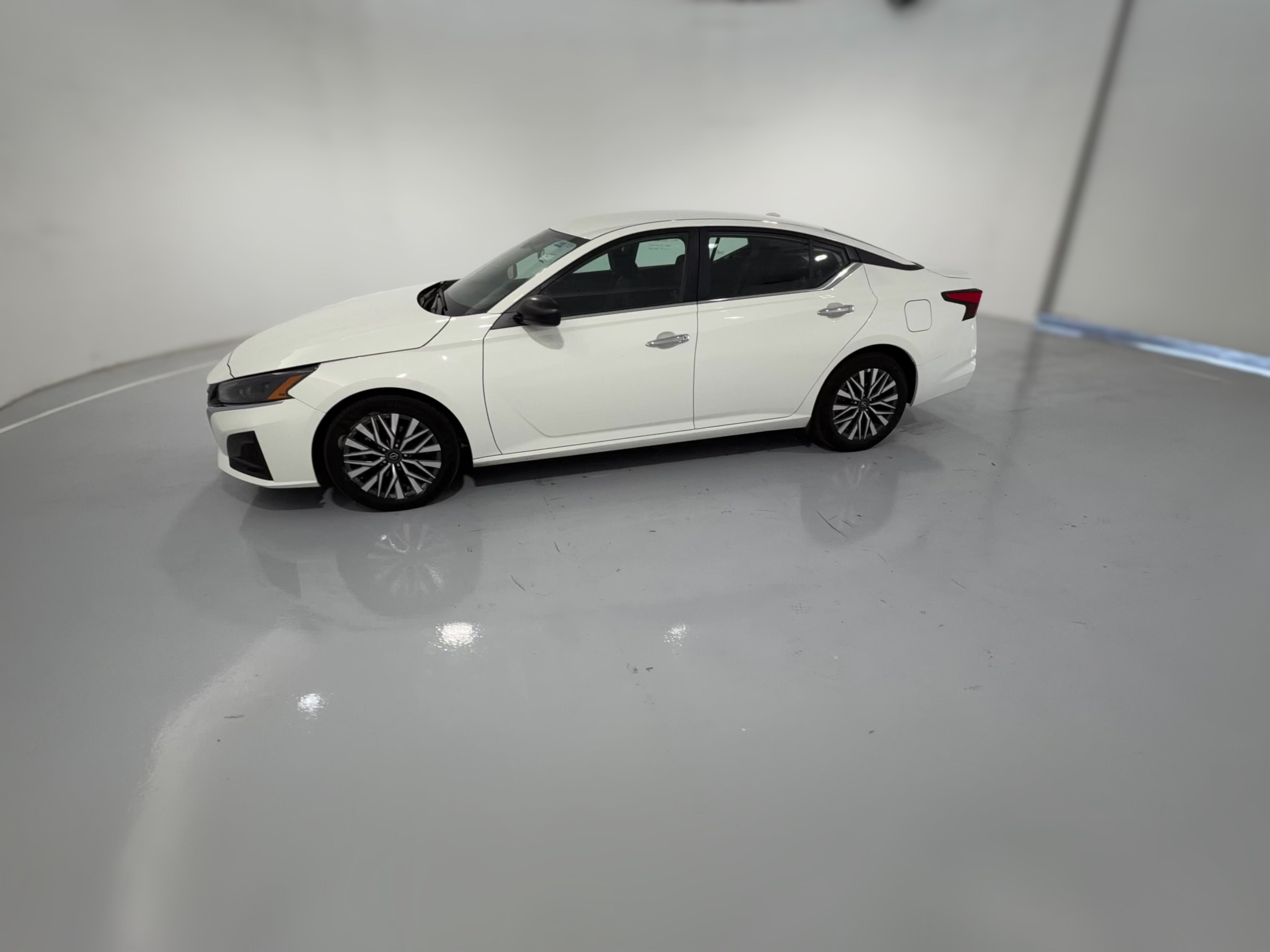2025 Nissan Altima SV - Photo 20