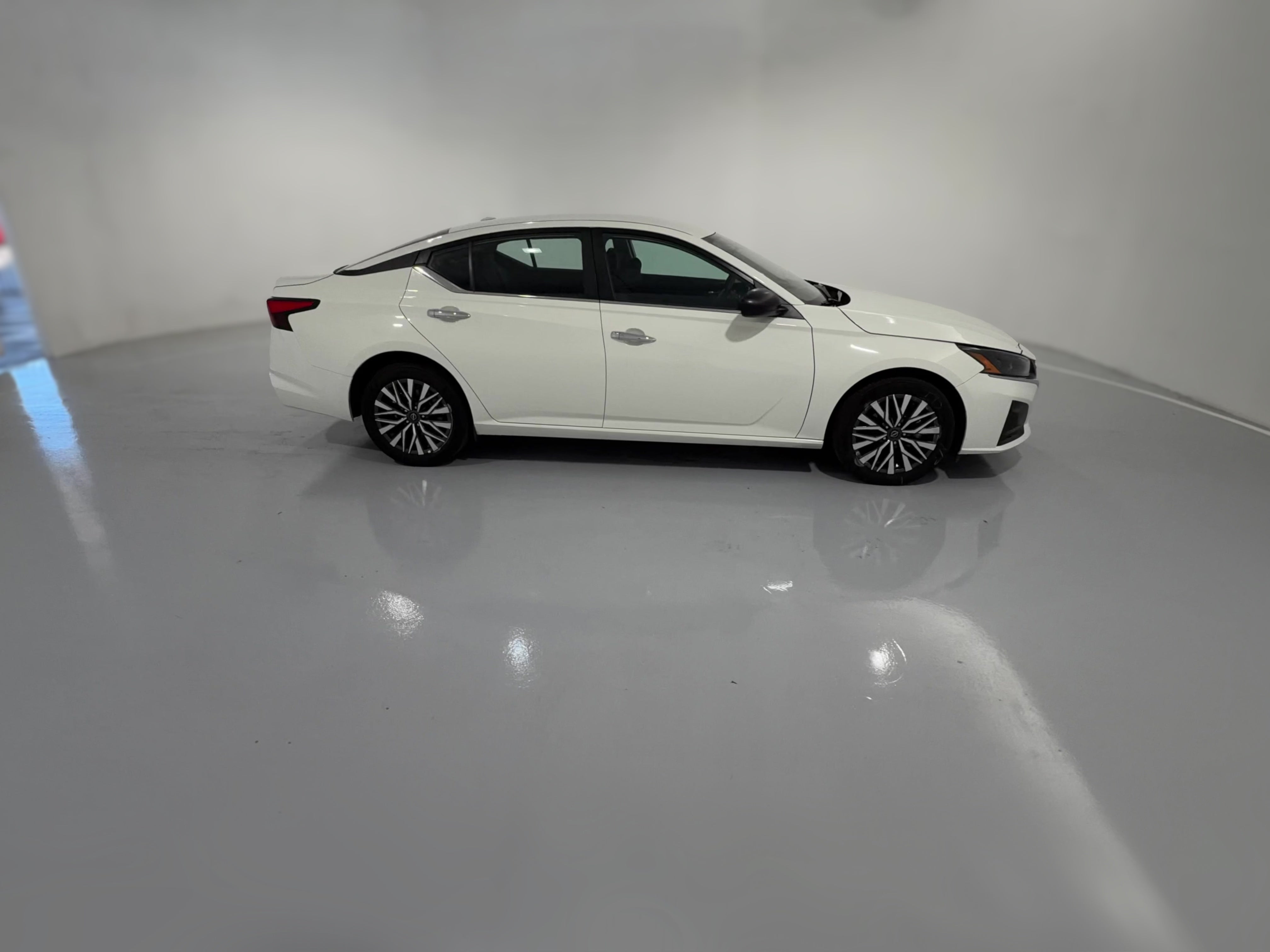 2025 Nissan Altima SV - Photo 29