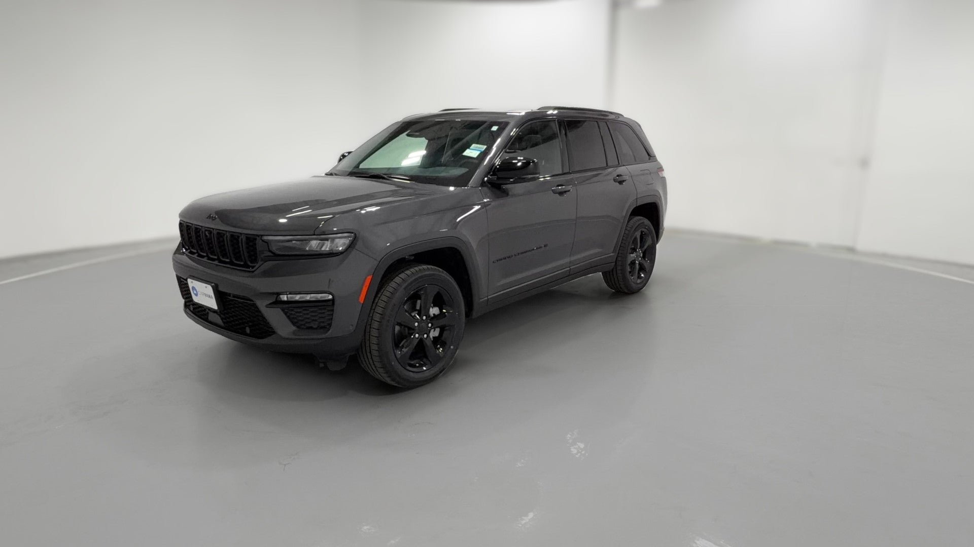 2025 Jeep Grand Cherokee vehicle photo