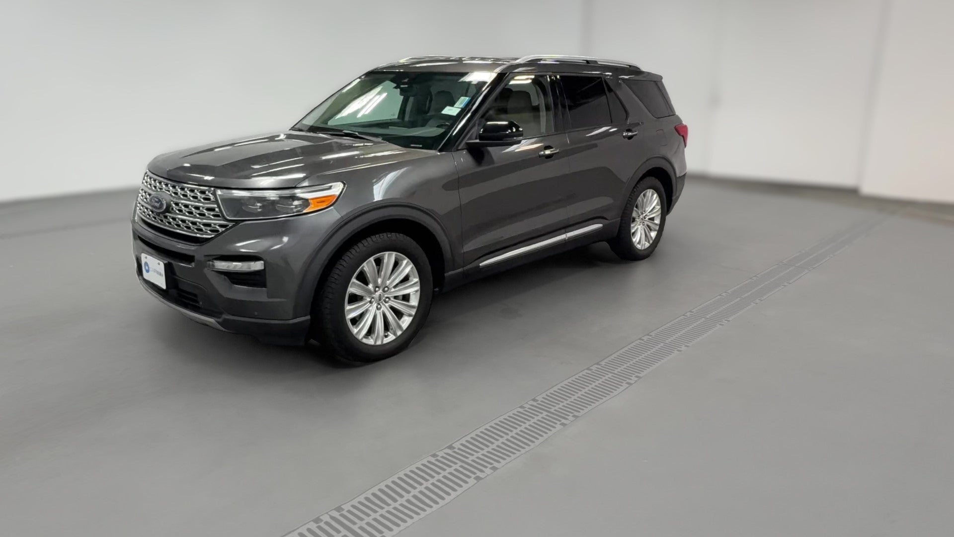 2020 Ford Explorer vehicle photo