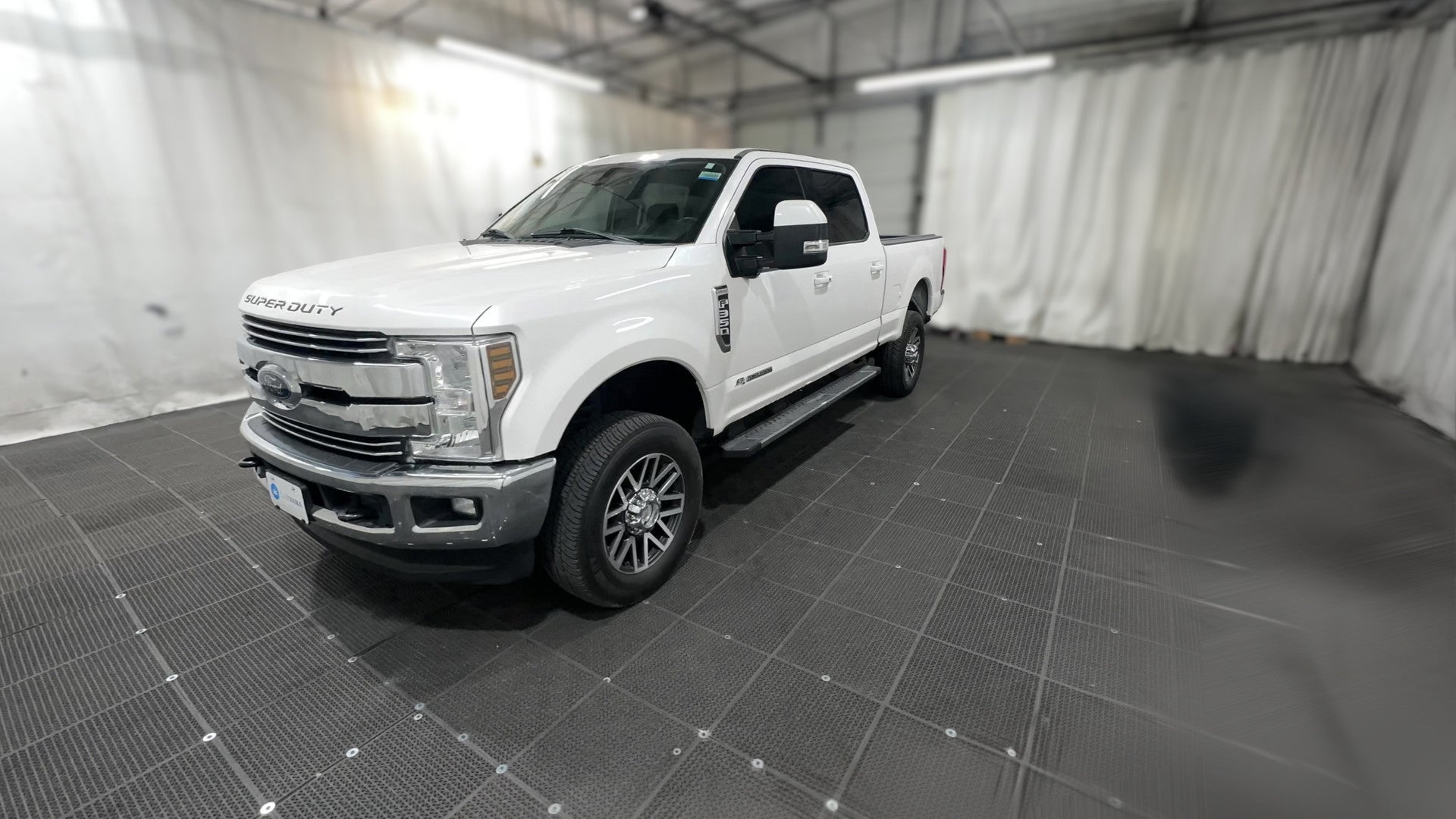 2018 Ford F350 Super Duty Crew Cab vehicle photo
