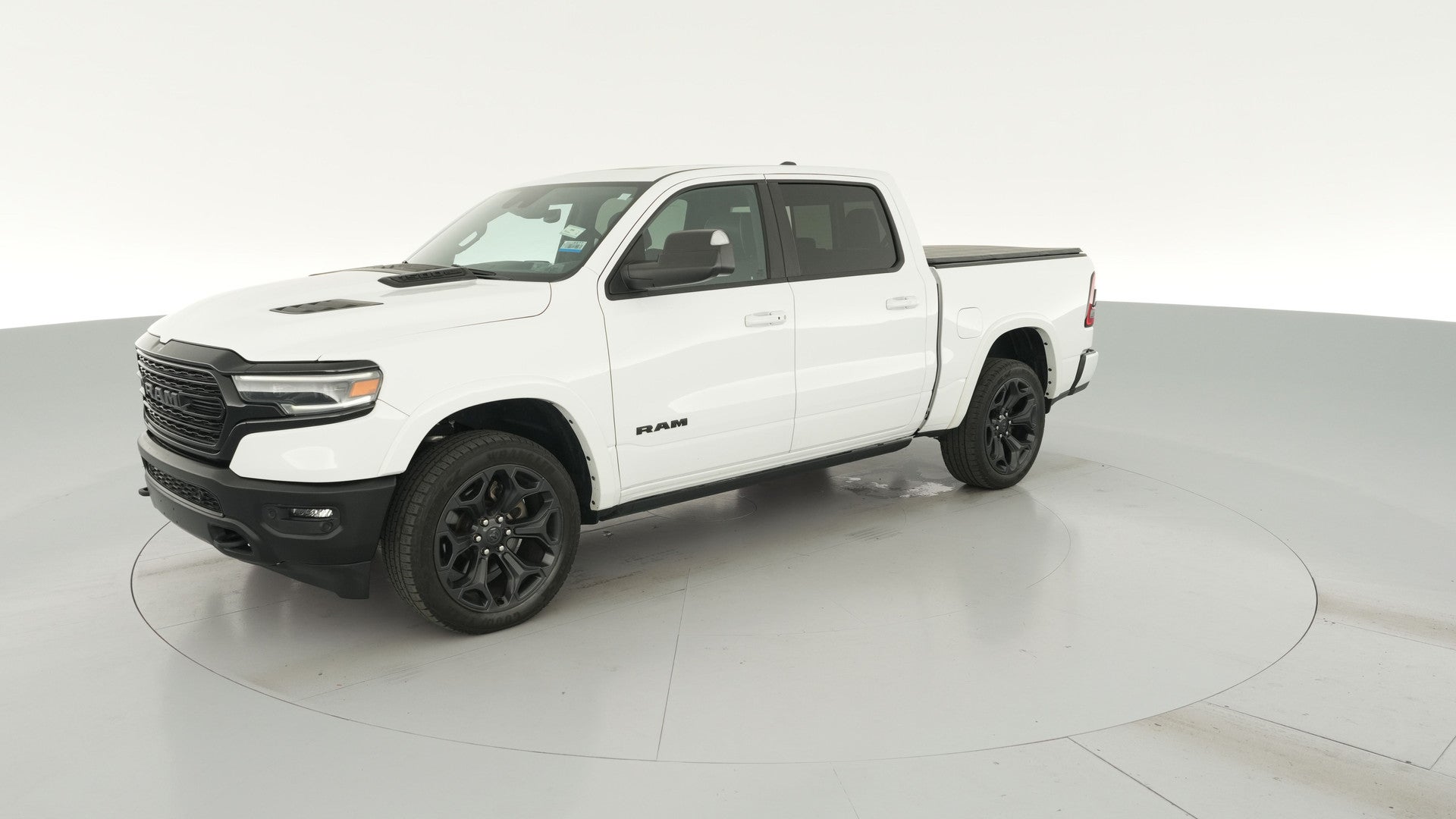 2022 Ram 1500 Crew Cab vehicle photo