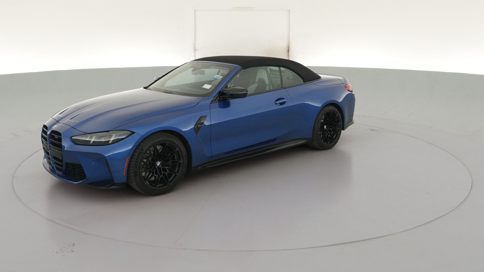 2025 BMW M4 vehicle photo
