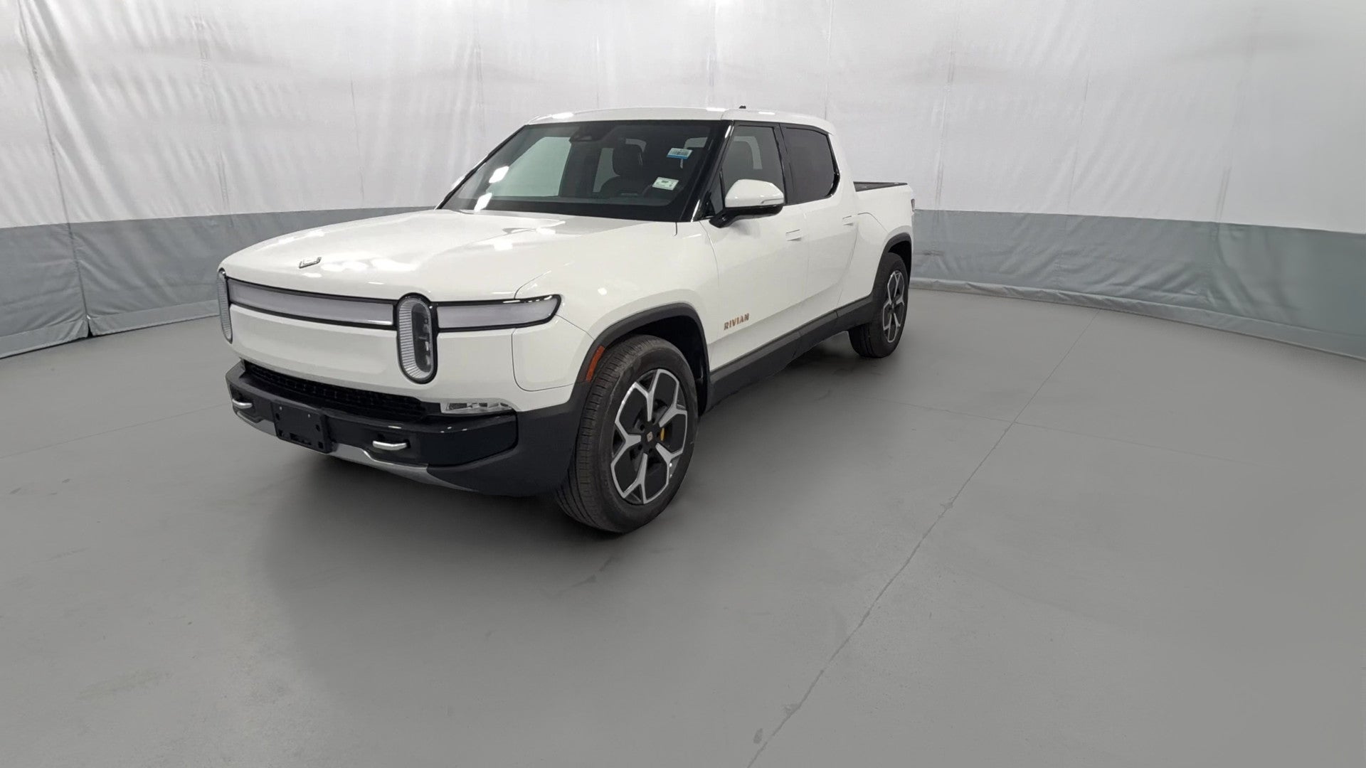 2022 Rivian R1T vehicle photo