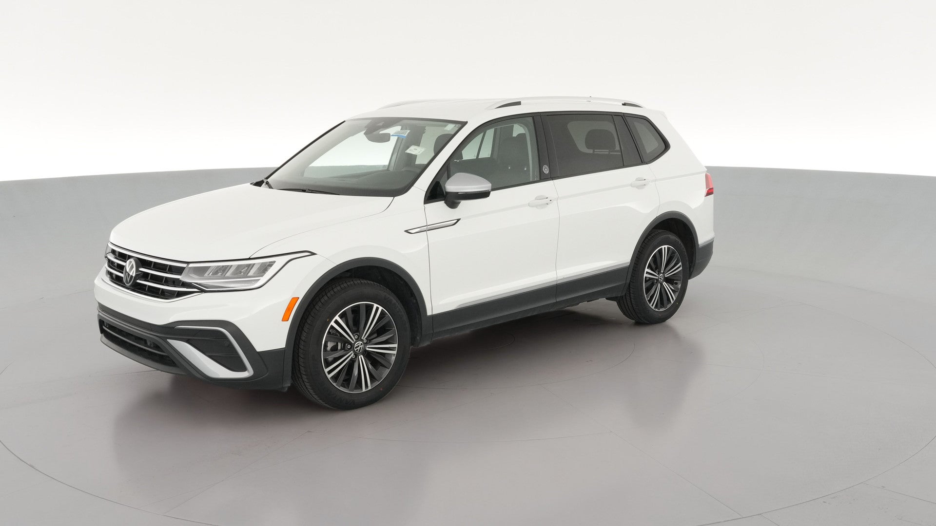 2024 Volkswagen Tiguan vehicle photo