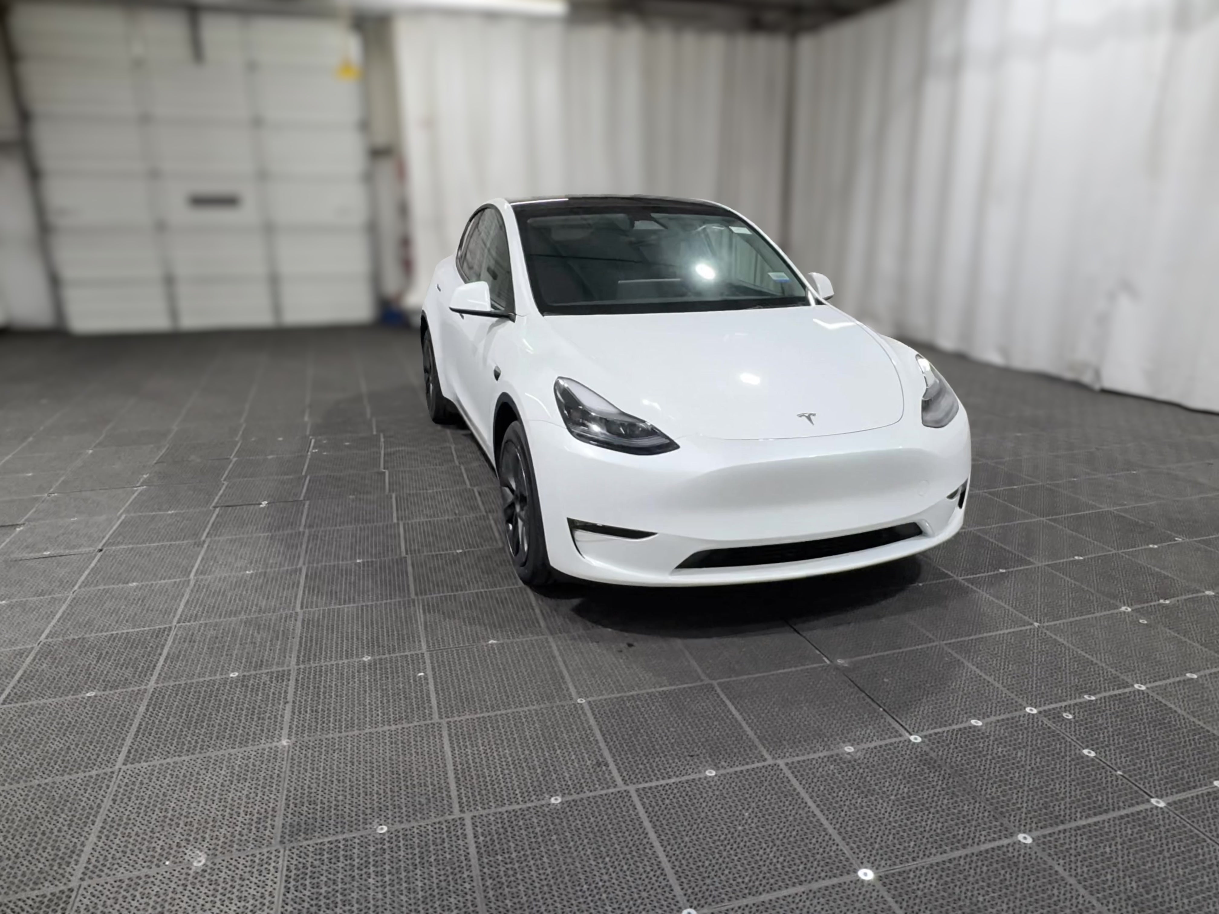 2024 Tesla Model Y Long Range - Photo 40