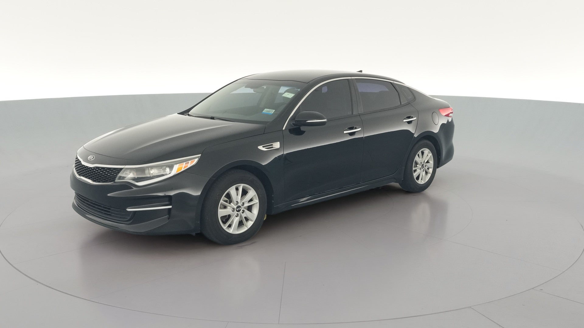 2018 Kia Optima vehicle photo