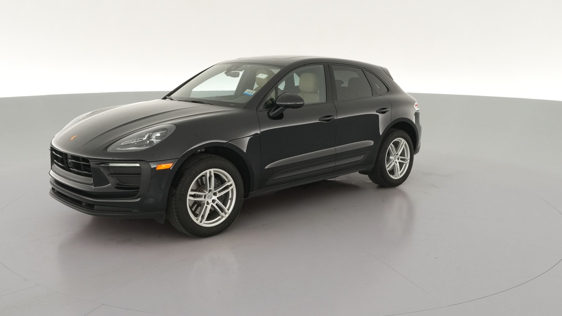 2023 Porsche Macan vehicle photo