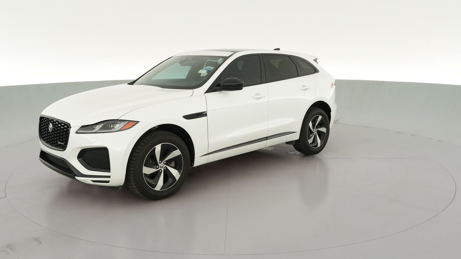 2024 Jaguar F-PACE vehicle photo