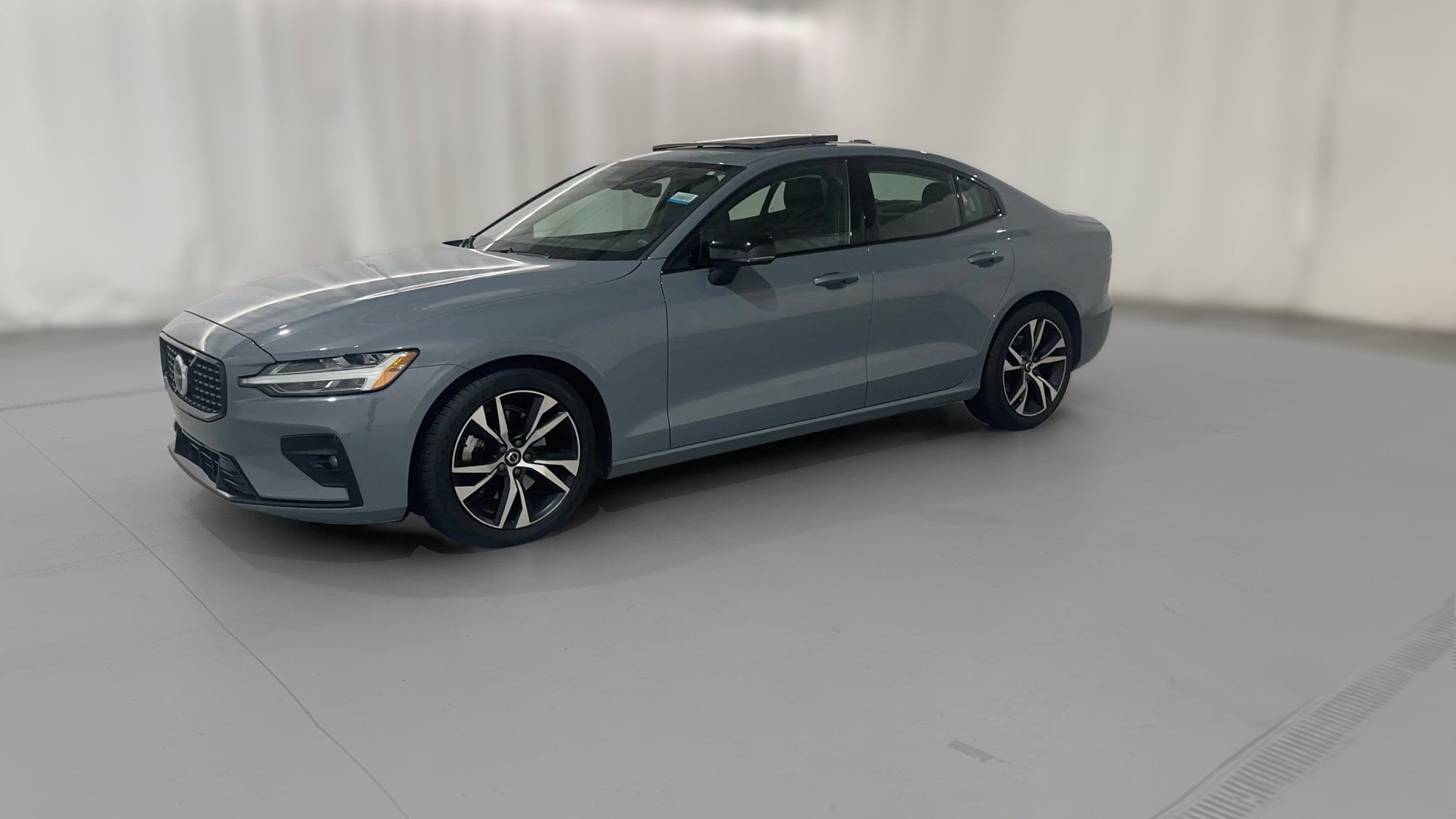 2024 Volvo S60 vehicle photo