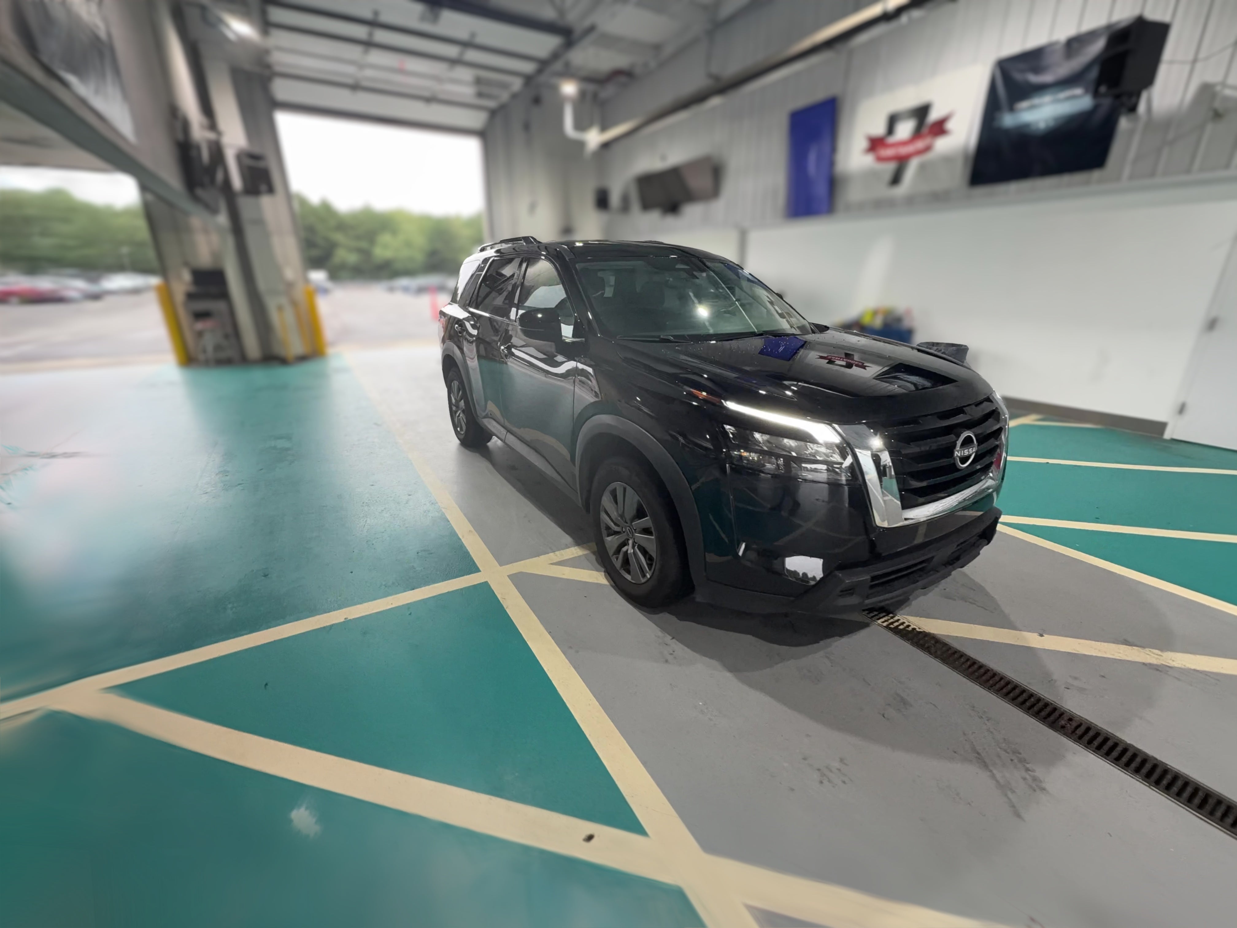 2025 Nissan Pathfinder SV - Photo 43