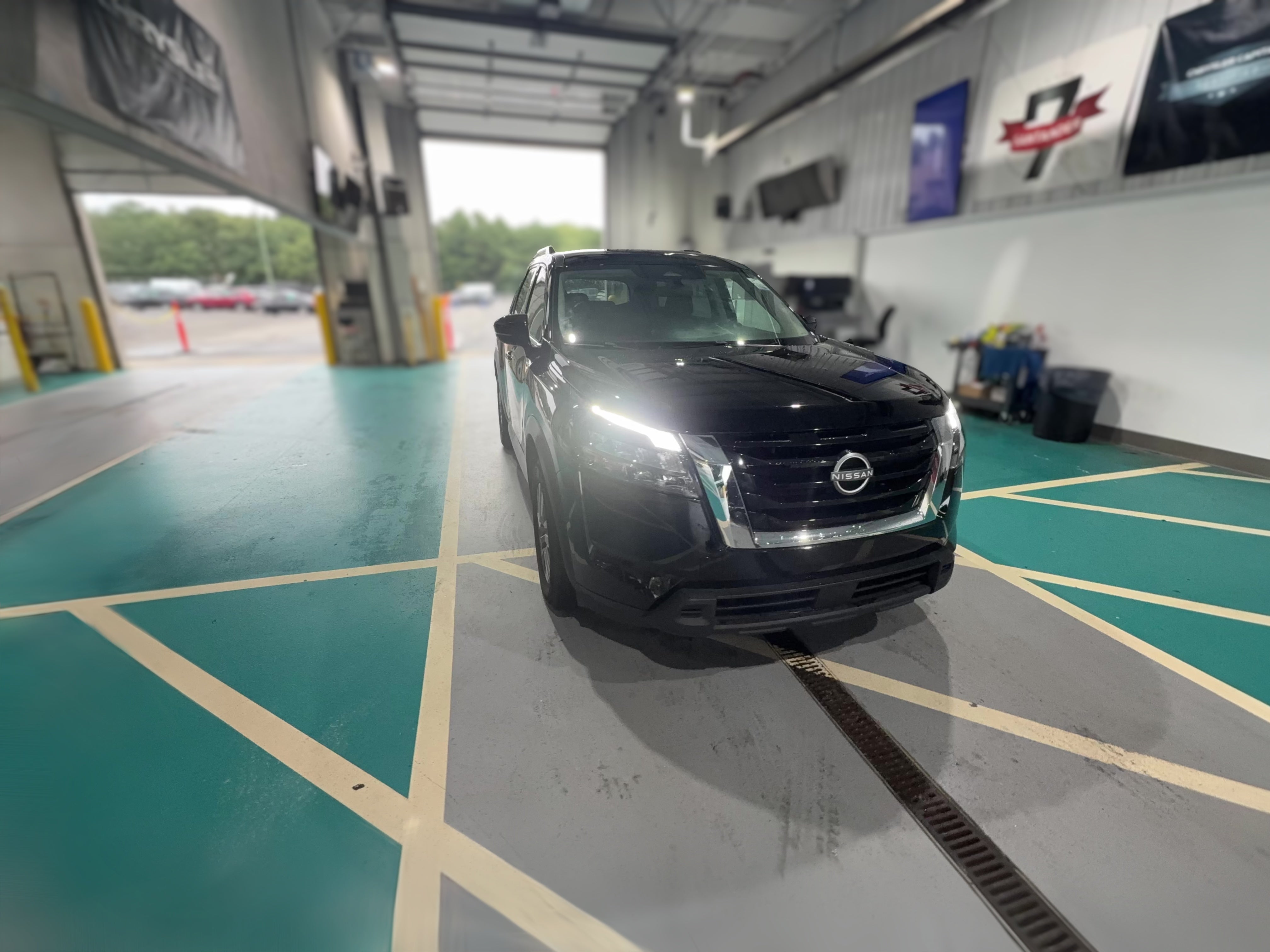 2025 Nissan Pathfinder SV - Photo 44