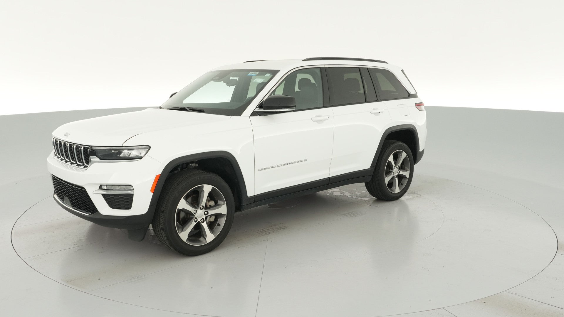 2024 Jeep Grand Cherokee vehicle photo