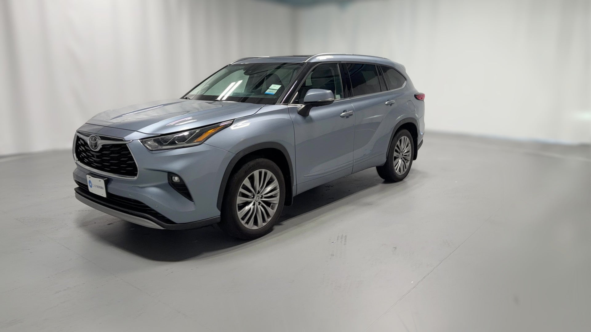 2021 Toyota Highlander vehicle photo