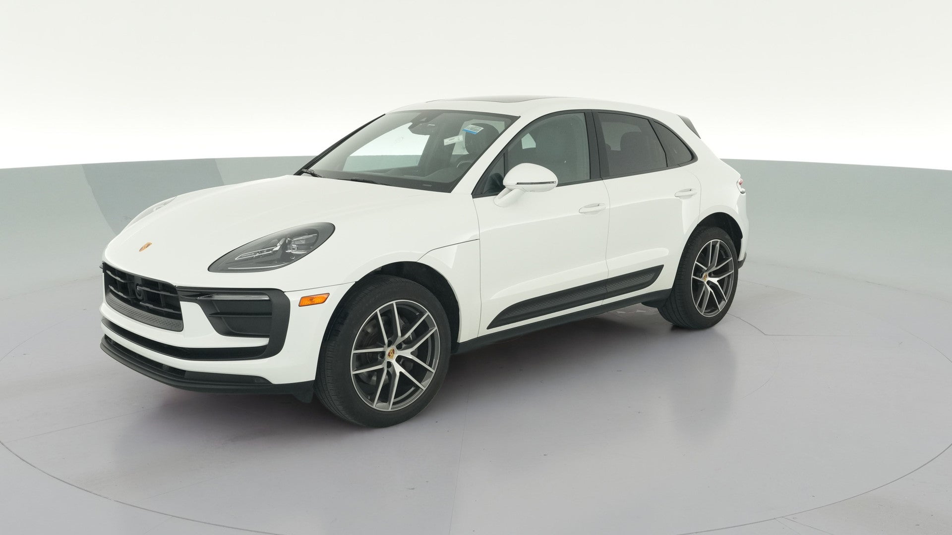 2023 Porsche Macan vehicle photo