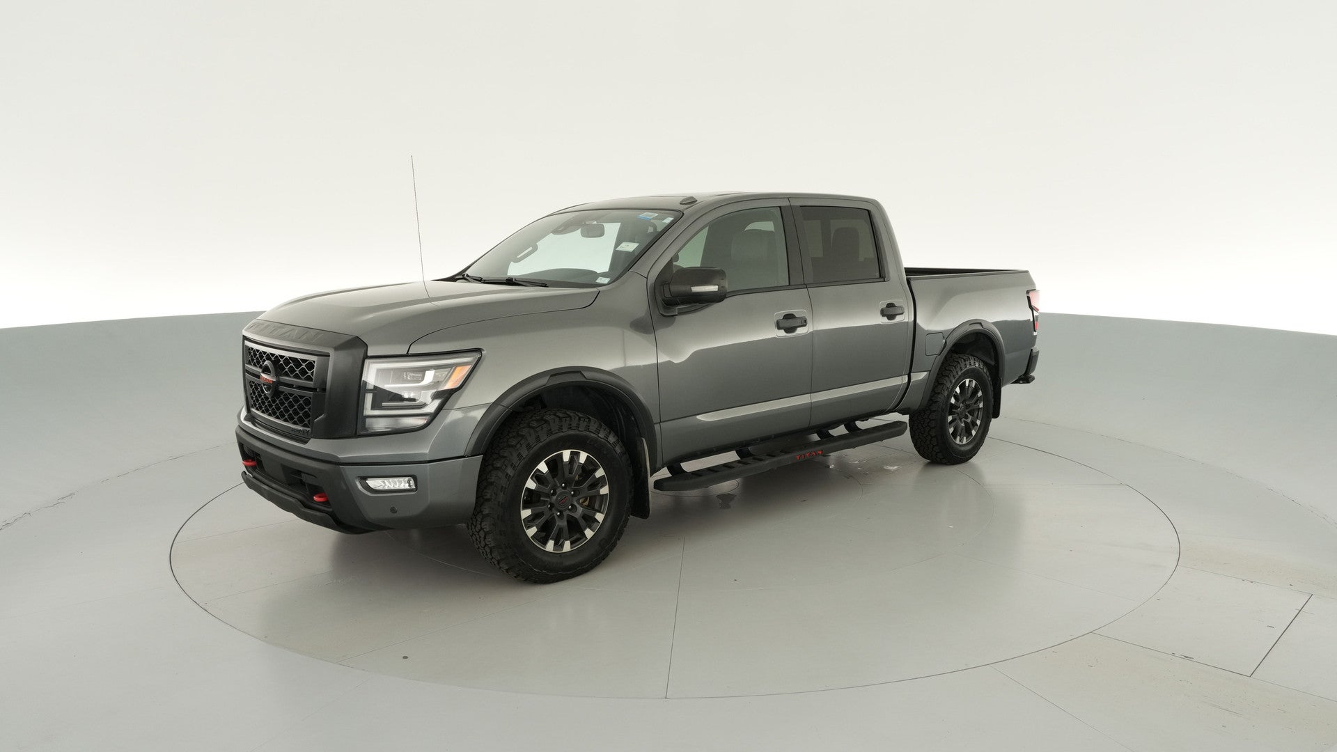 2021 Nissan Titan Crew Cab vehicle photo