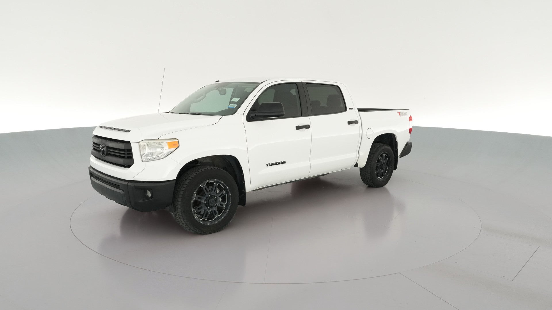 2017 Toyota Tundra CrewMax vehicle photo