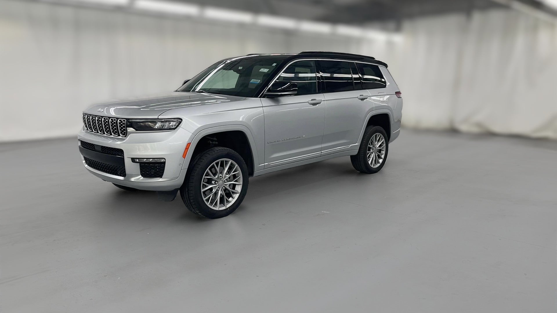 2025 Jeep Grand Cherokee L vehicle photo