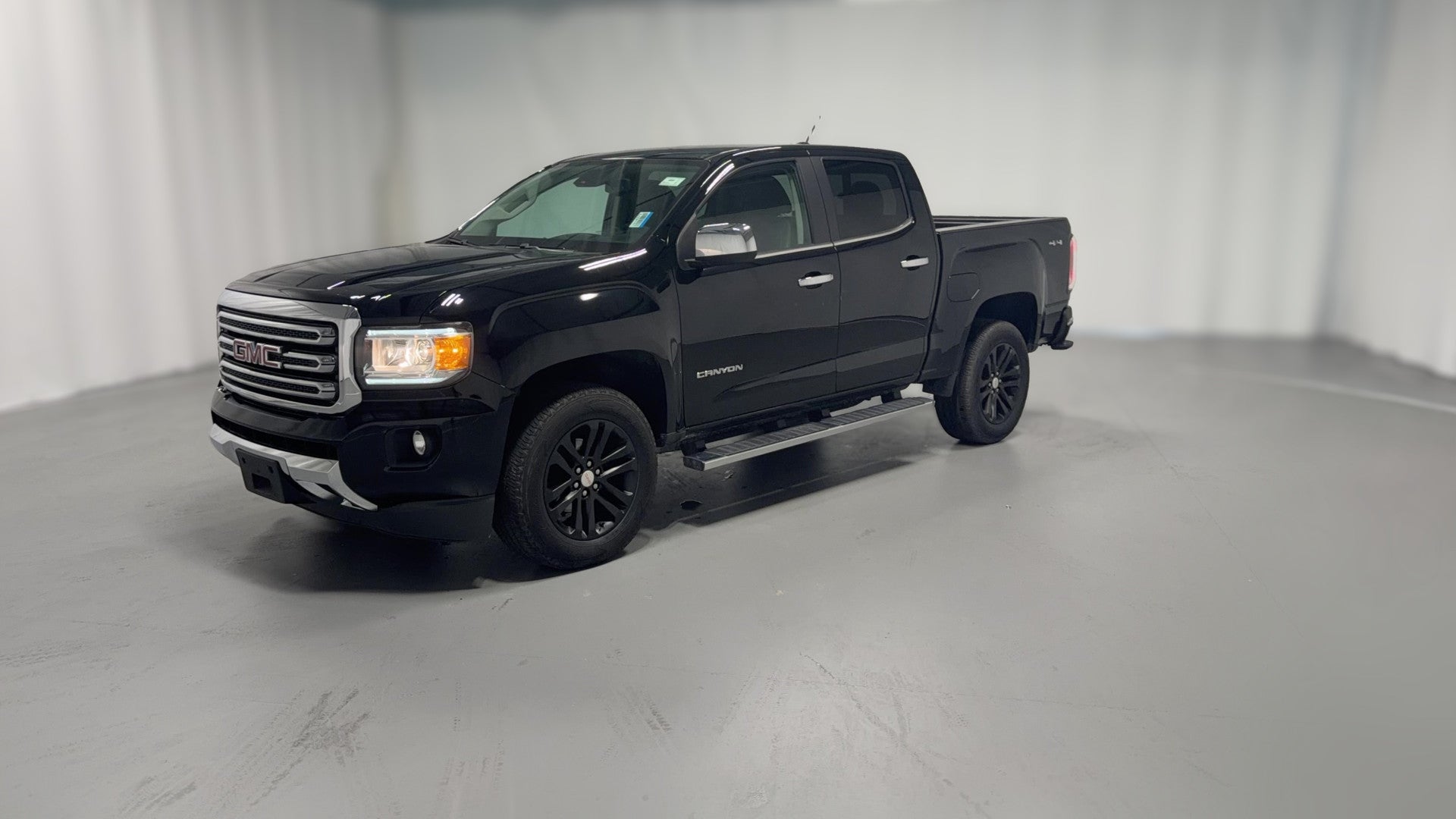 2015 GMC Canyon Crew Cab vehicle photo