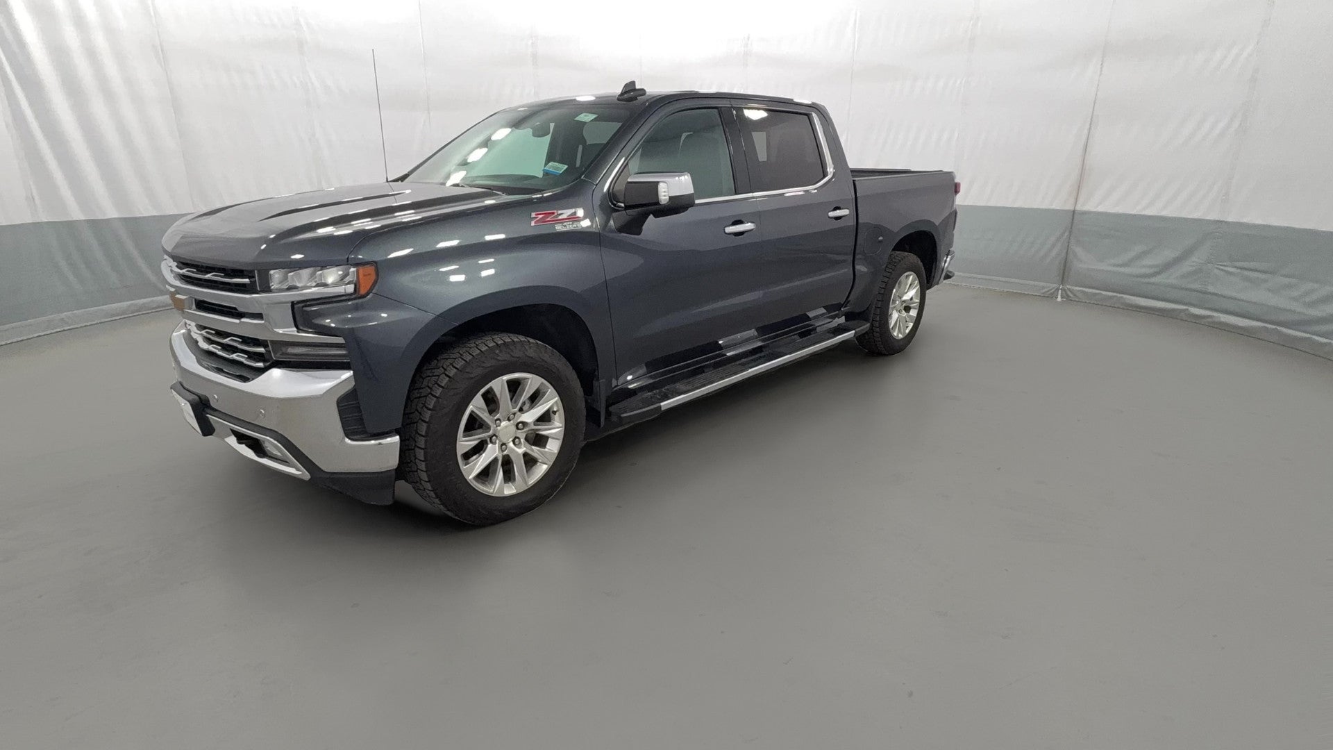 2020 Chevrolet Silverado 1500 Crew Cab vehicle photo