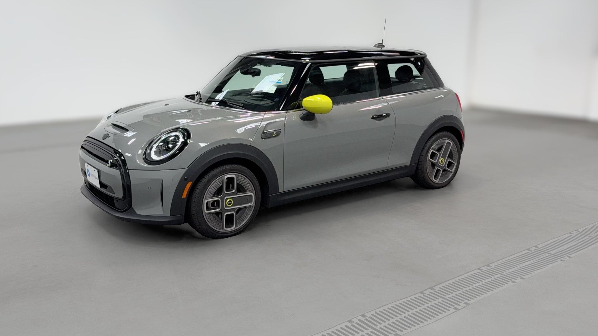 2022 MINI Hardtop 2 Door vehicle photo