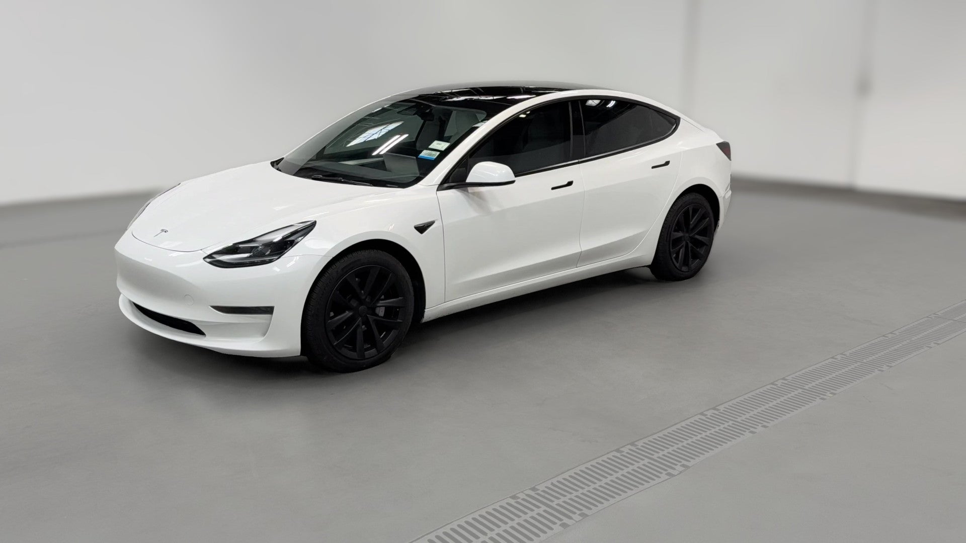 2023 Tesla Model 3 vehicle photo