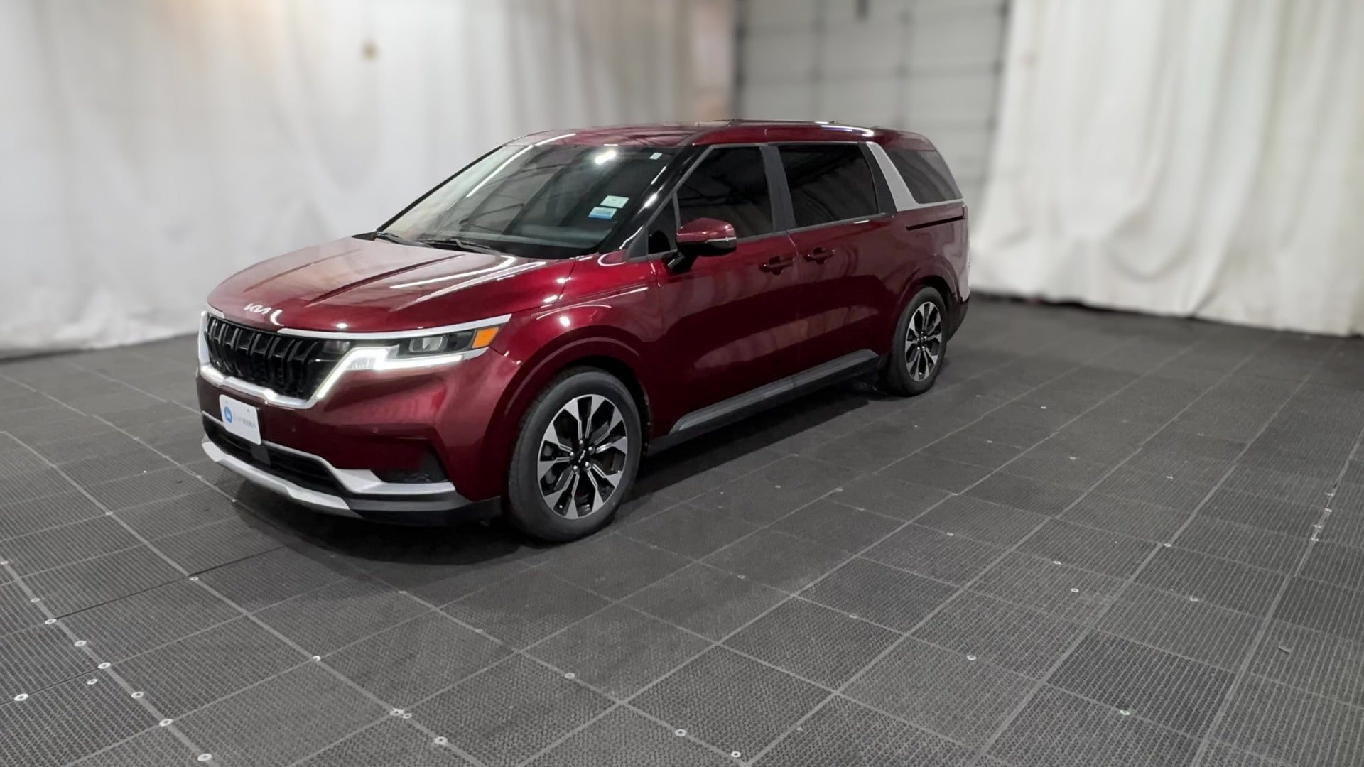 2022 Kia Carnival vehicle photo