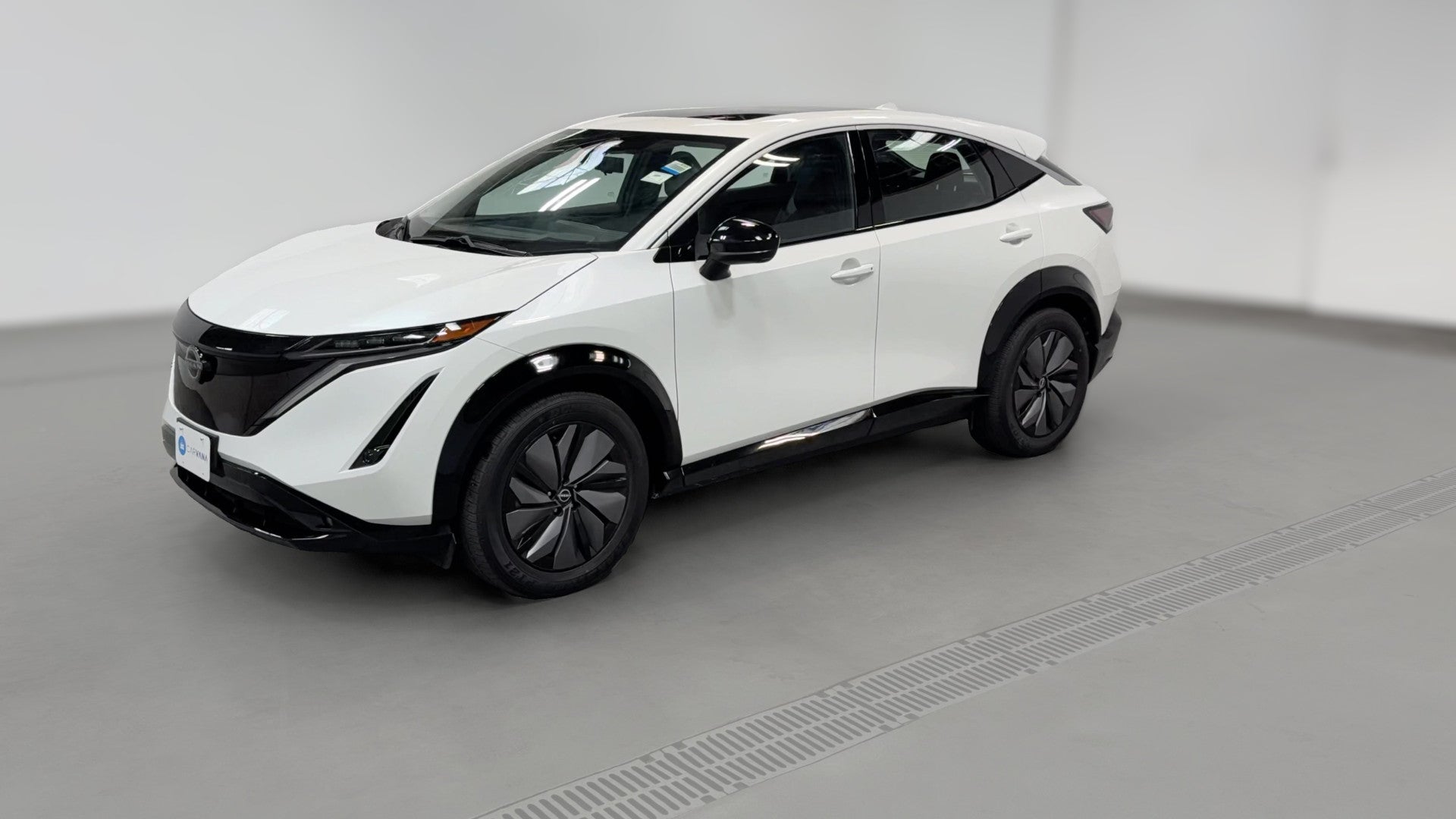 2024 Nissan ARIYA vehicle photo