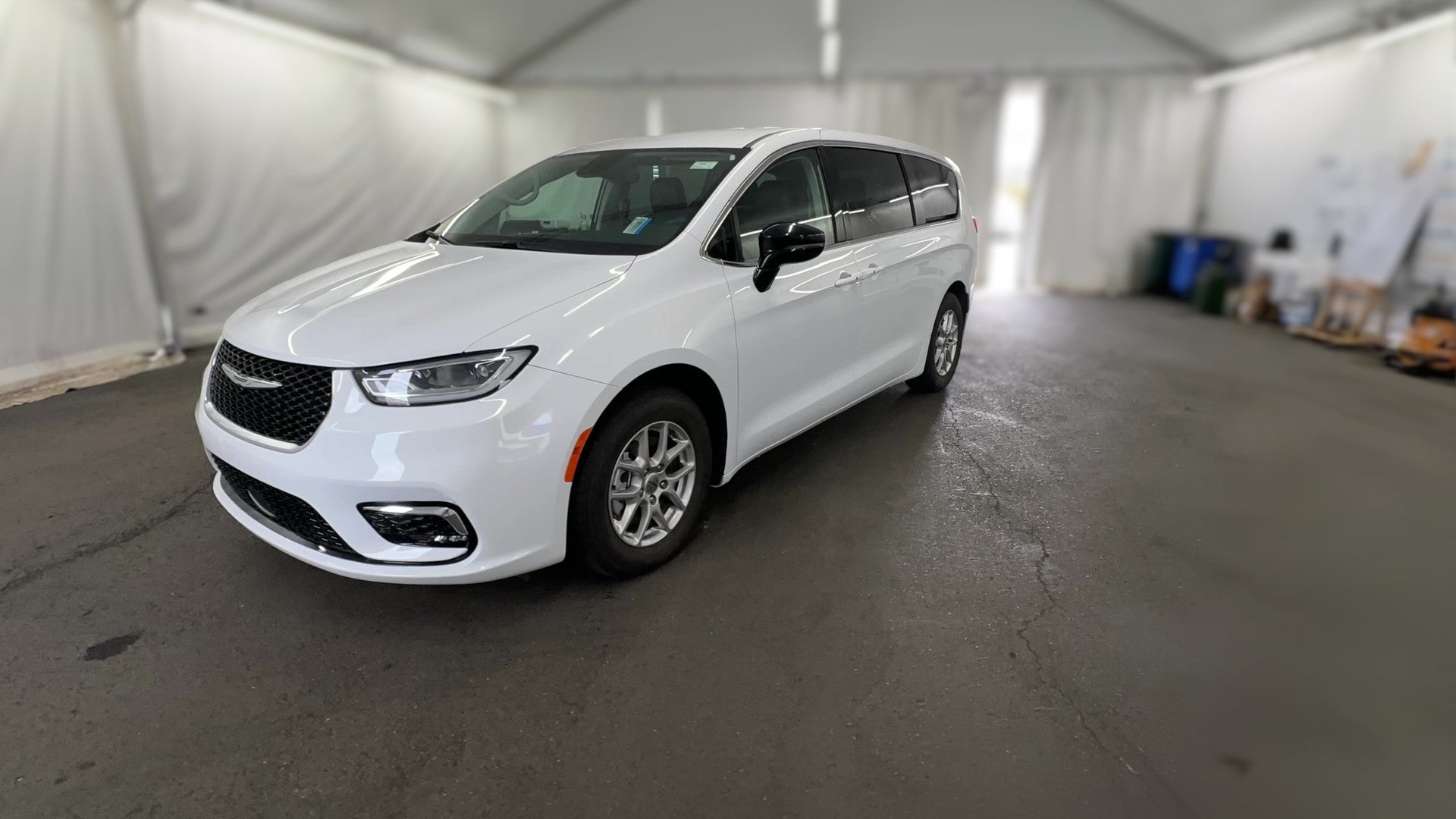 2024 Chrysler Pacifica vehicle photo