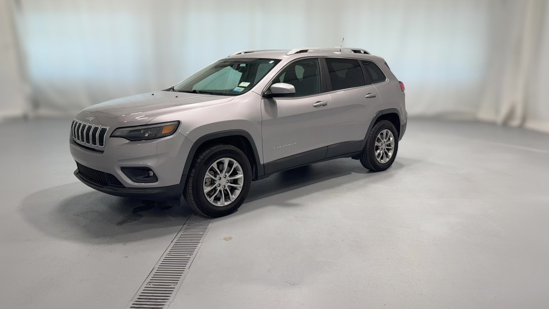 2019 Jeep Cherokee vehicle photo