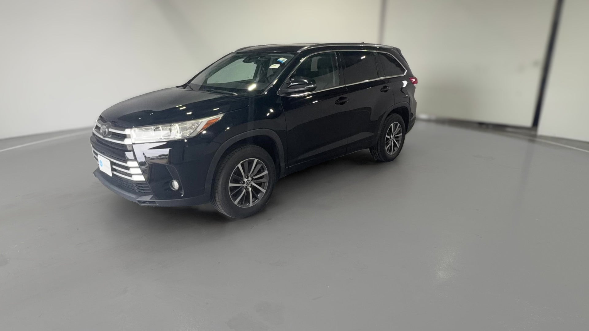 2018 Toyota Highlander vehicle photo