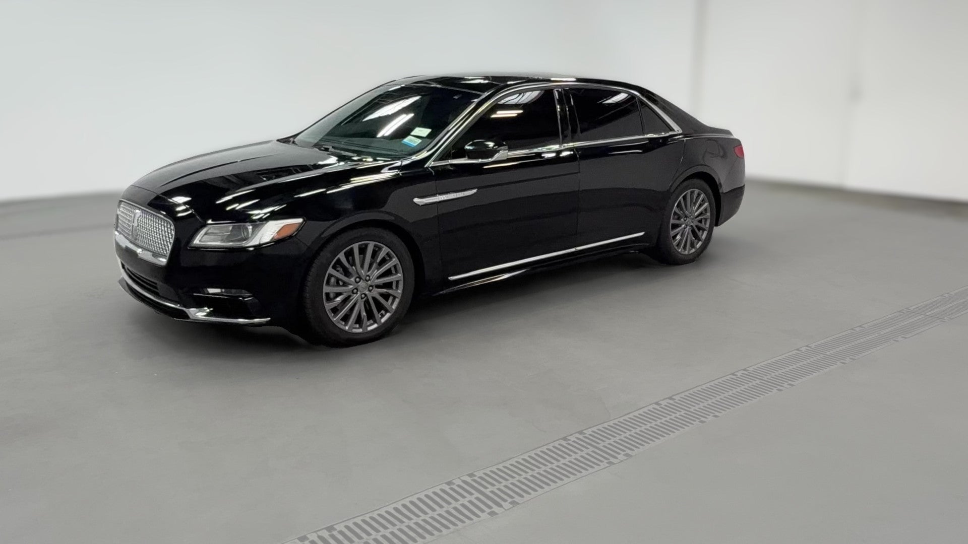 2017 Lincoln Continental vehicle photo