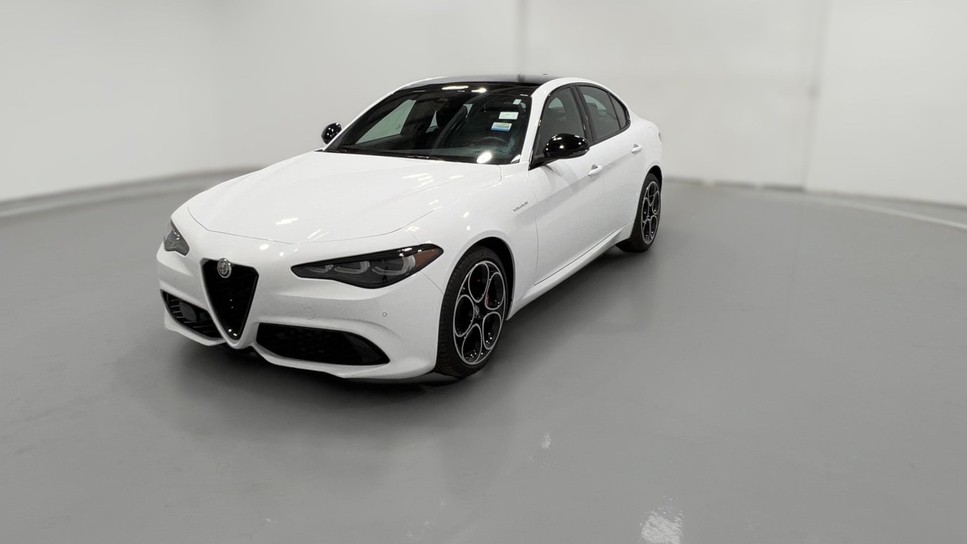 2024 Alfa Romeo Giulia vehicle photo