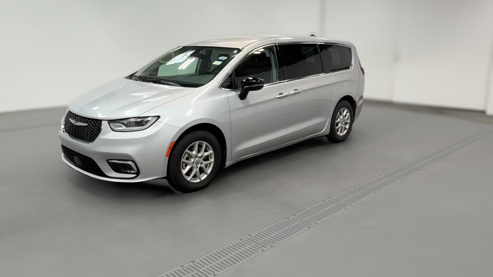 2023 Chrysler Pacifica vehicle photo