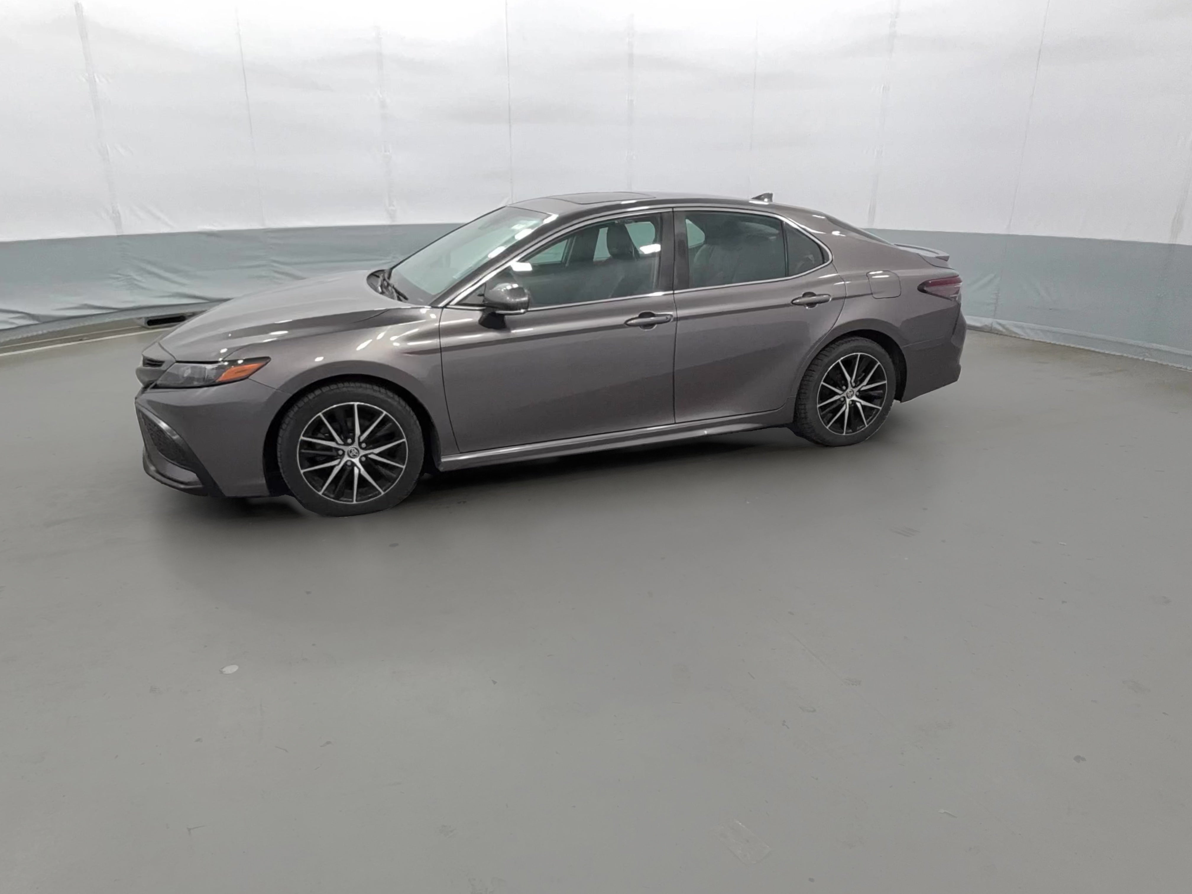 2022 Toyota Camry SE - Photo 26