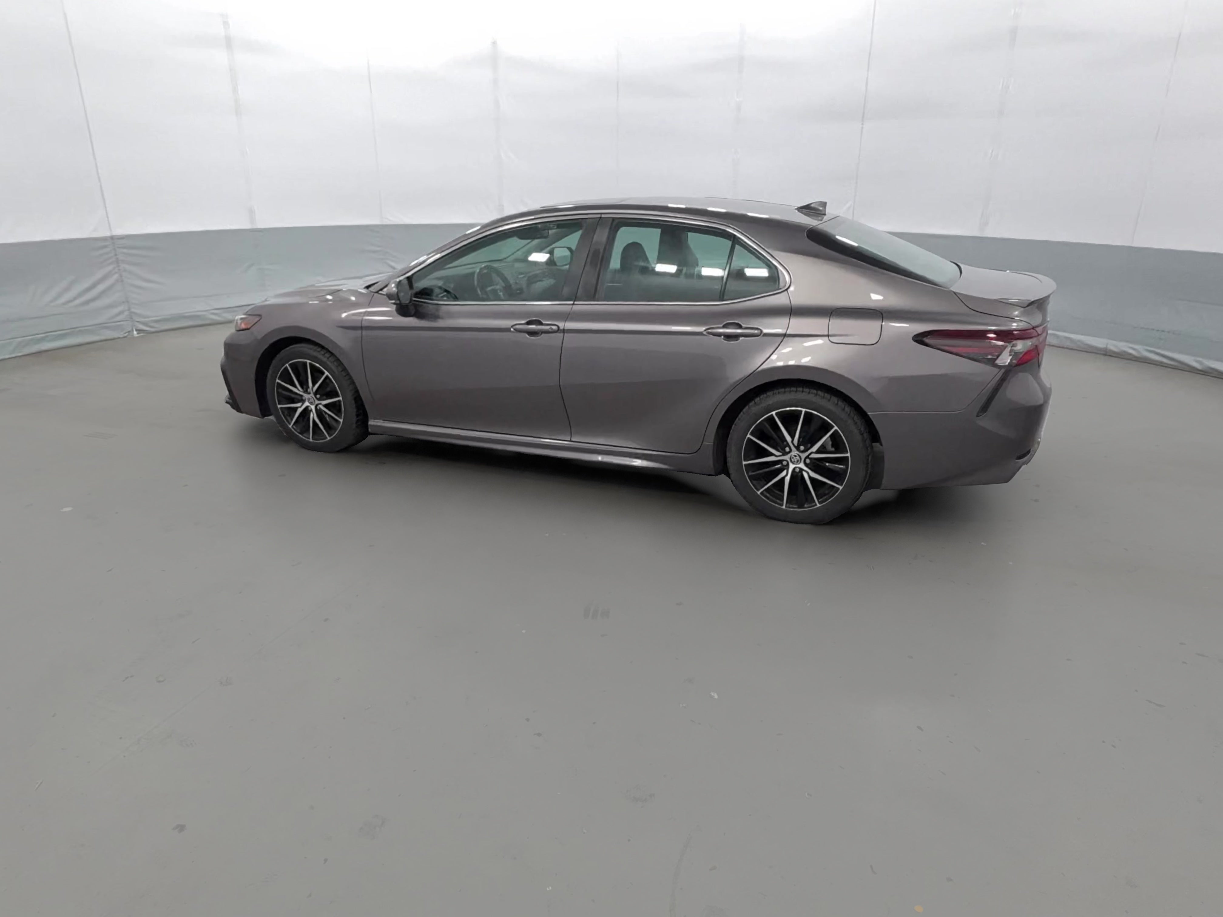 2022 Toyota Camry SE - Photo 28