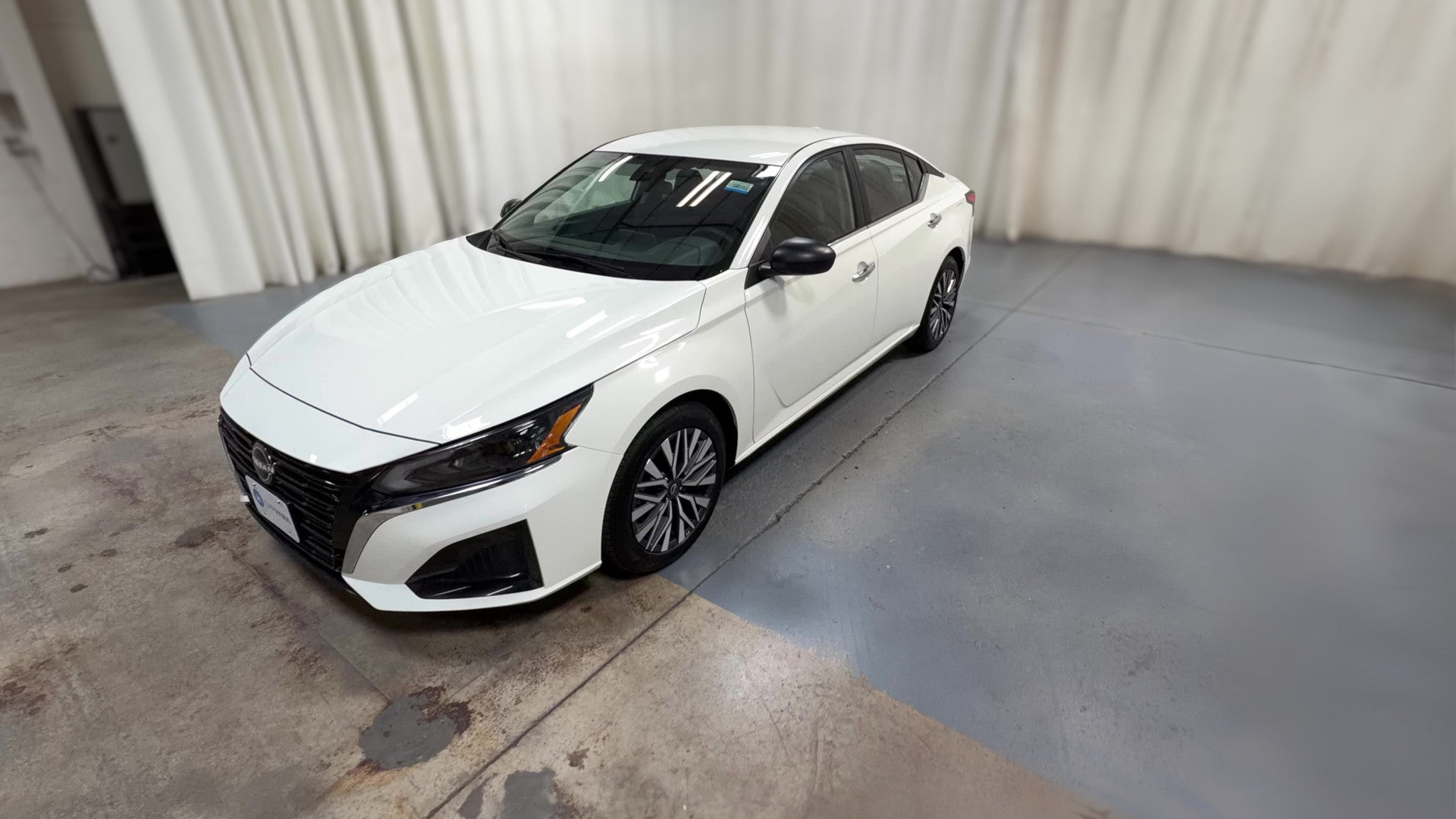 2025 Nissan Altima vehicle photo