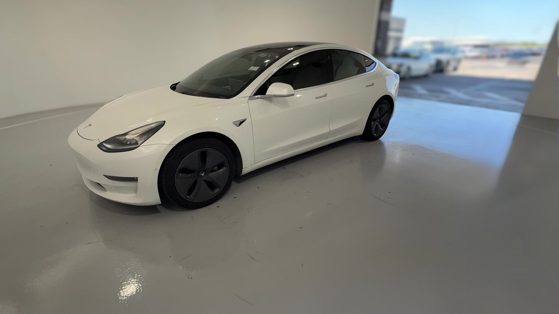 2019 Tesla Model 3 vehicle photo