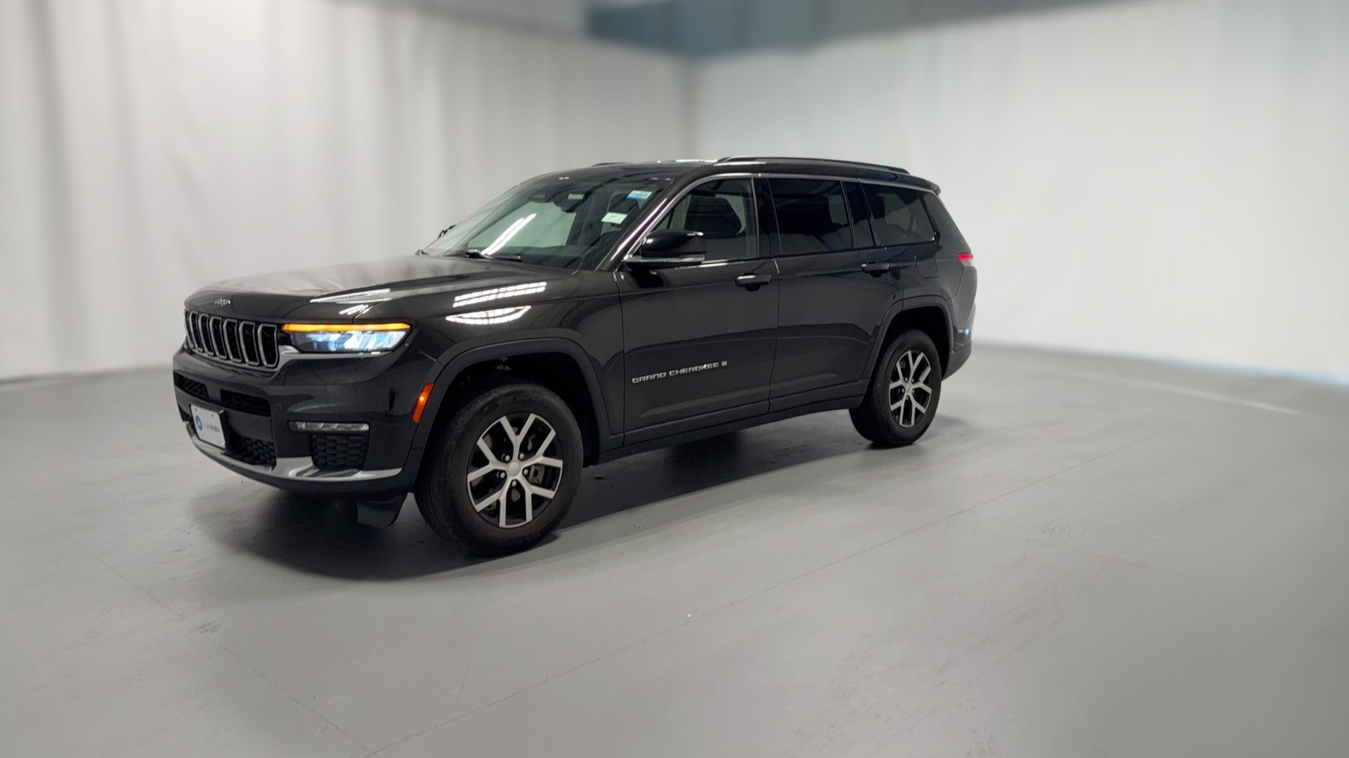 2023 Jeep Grand Cherokee L vehicle photo