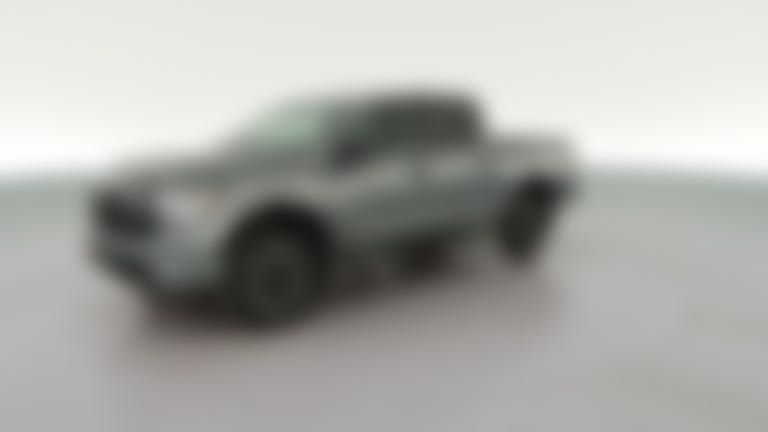2024 Nissan Titan Crew Cab vehicle photo