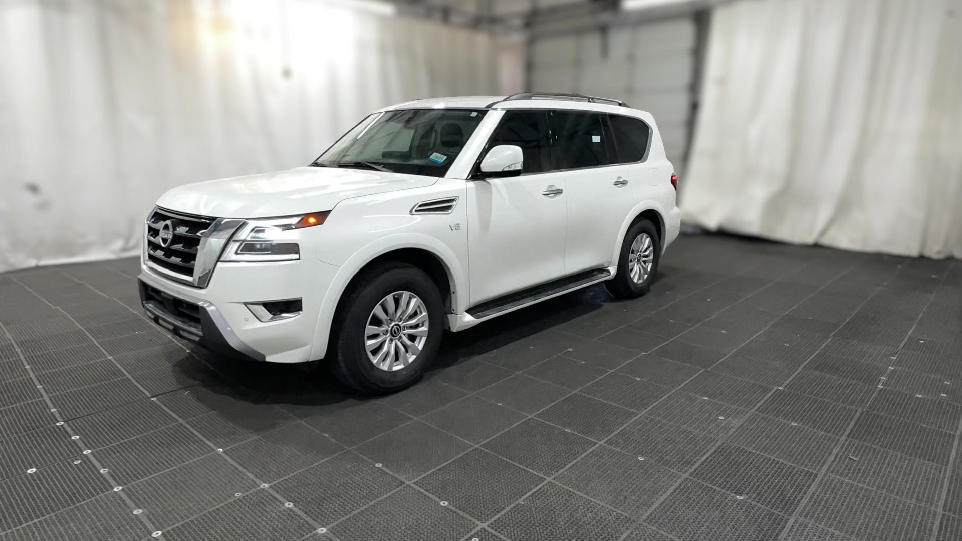 2022 Nissan Armada vehicle photo