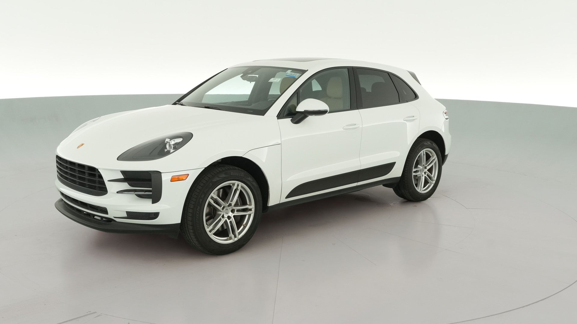 2021 Porsche Macan vehicle photo