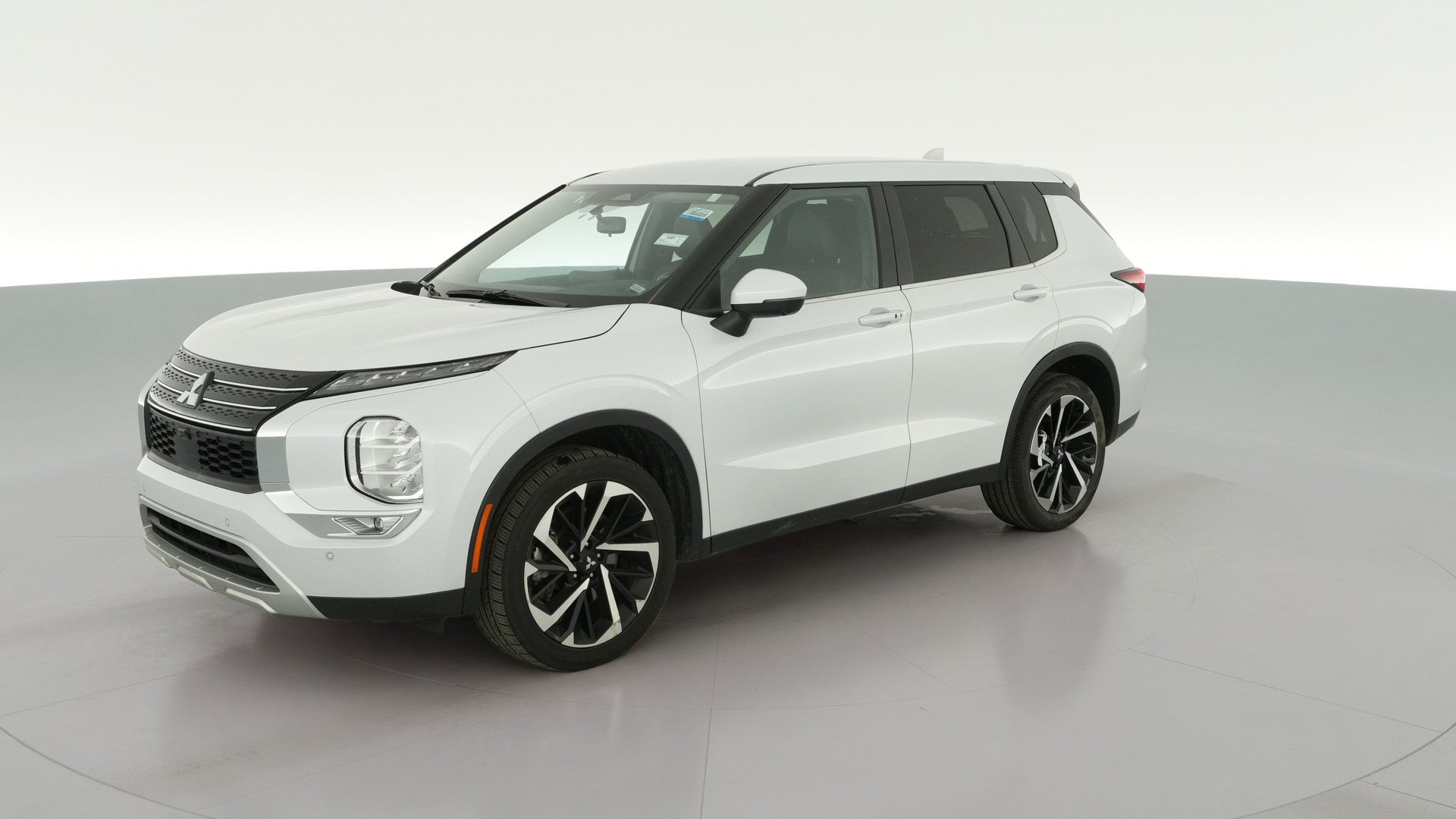 2024 Mitsubishi Outlander vehicle photo