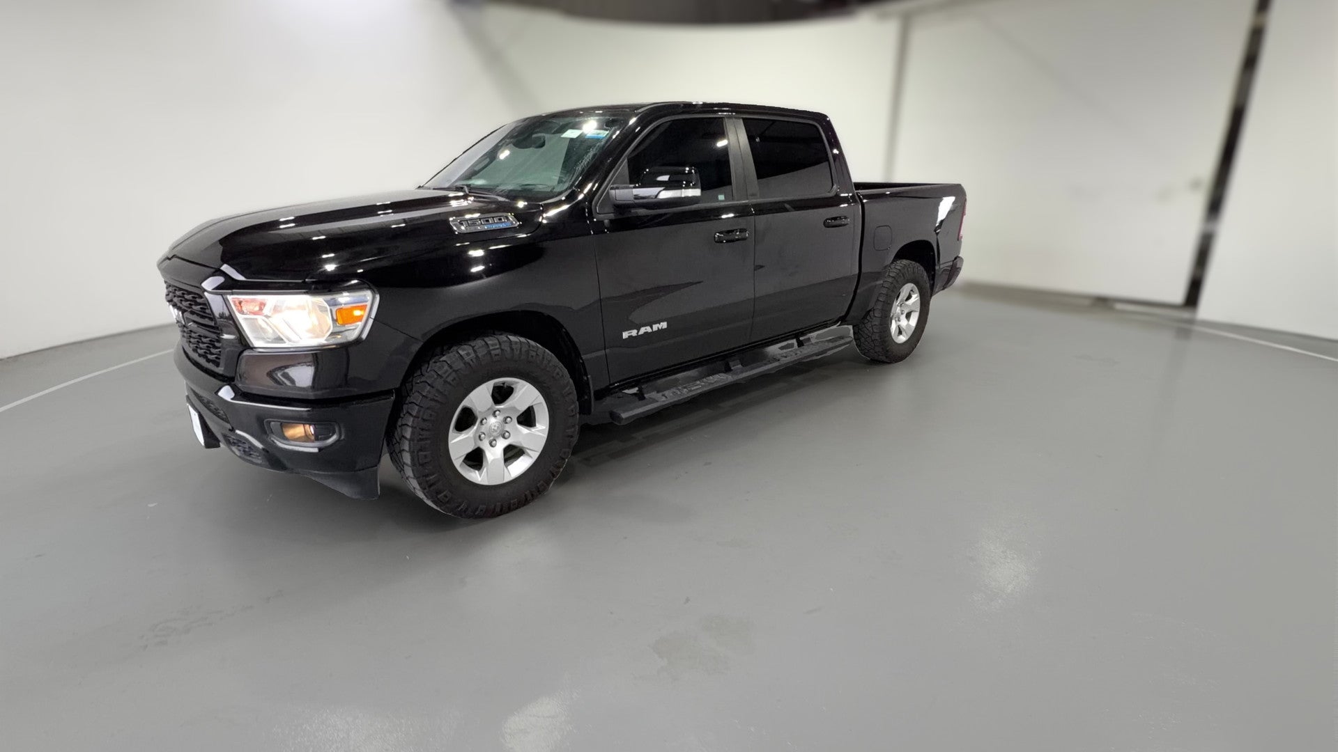 2022 Ram 1500 Crew Cab vehicle photo